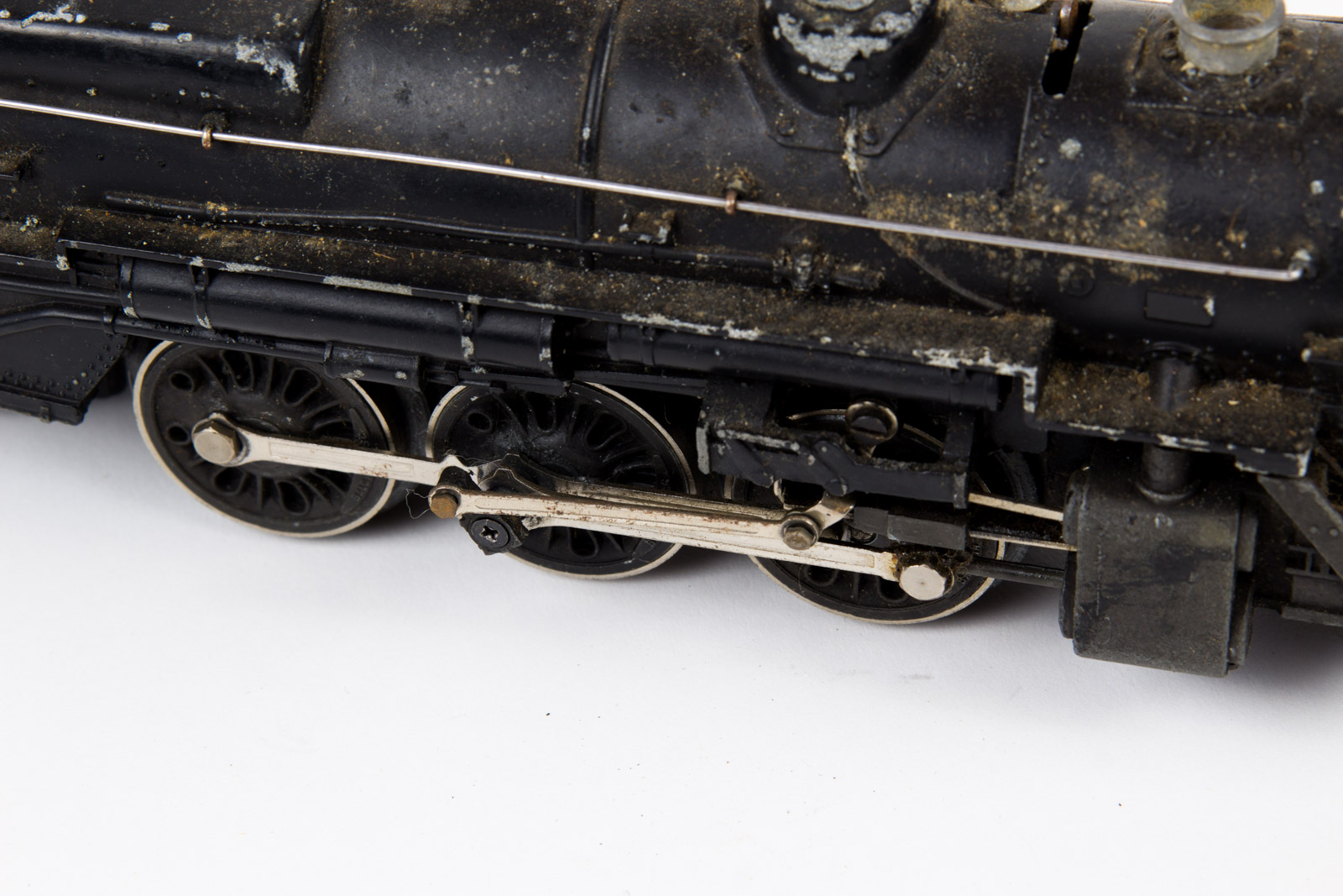 Vintage Lionel 2025 Steam Engine and 2466WX Tender Car