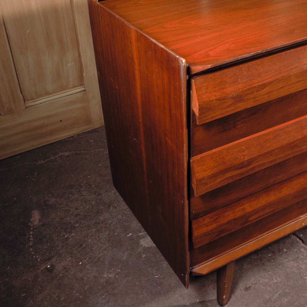 Mid Century Modern Wooden Chest Of Drawers By Lane | EBTH