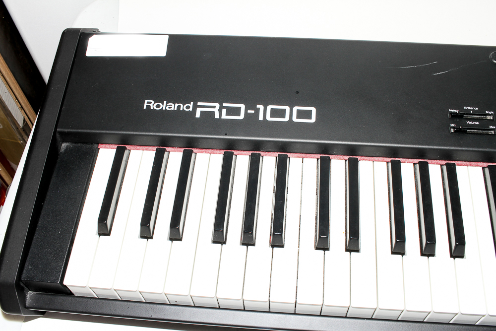 Roland RD100 Electric Piano with Amplifier, Stand and Stool EBTH