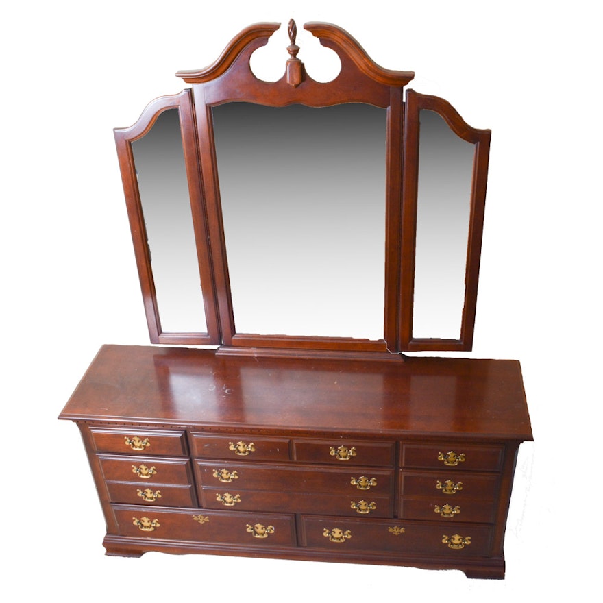 Queen Anne Style Dresser With Mirror Ebth