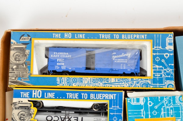 AHM "The HO Line" Train Set : EBTH