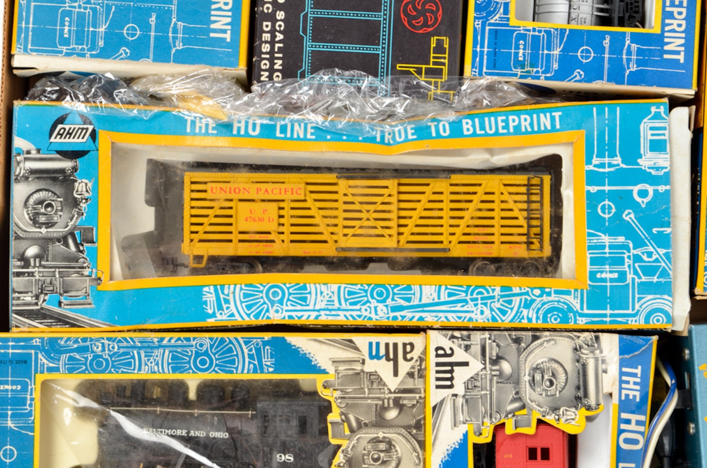 AHM "The HO Line" Train Set : EBTH