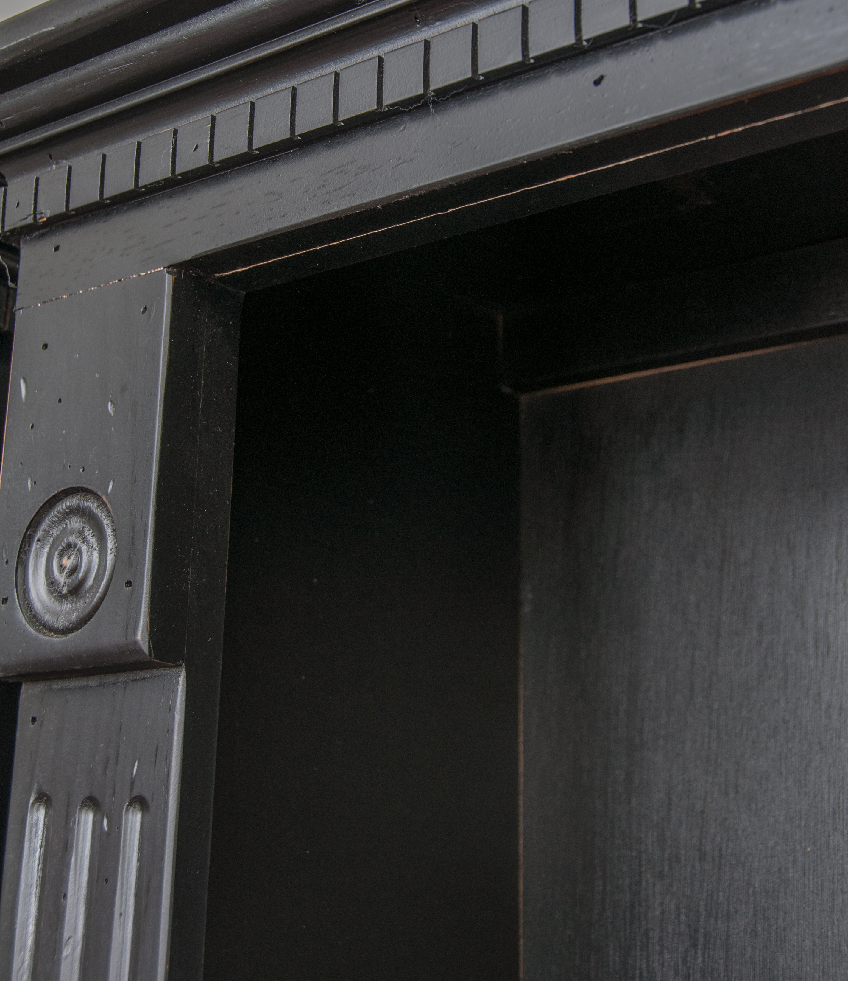 Bookcase with Crown Moulding EBTH