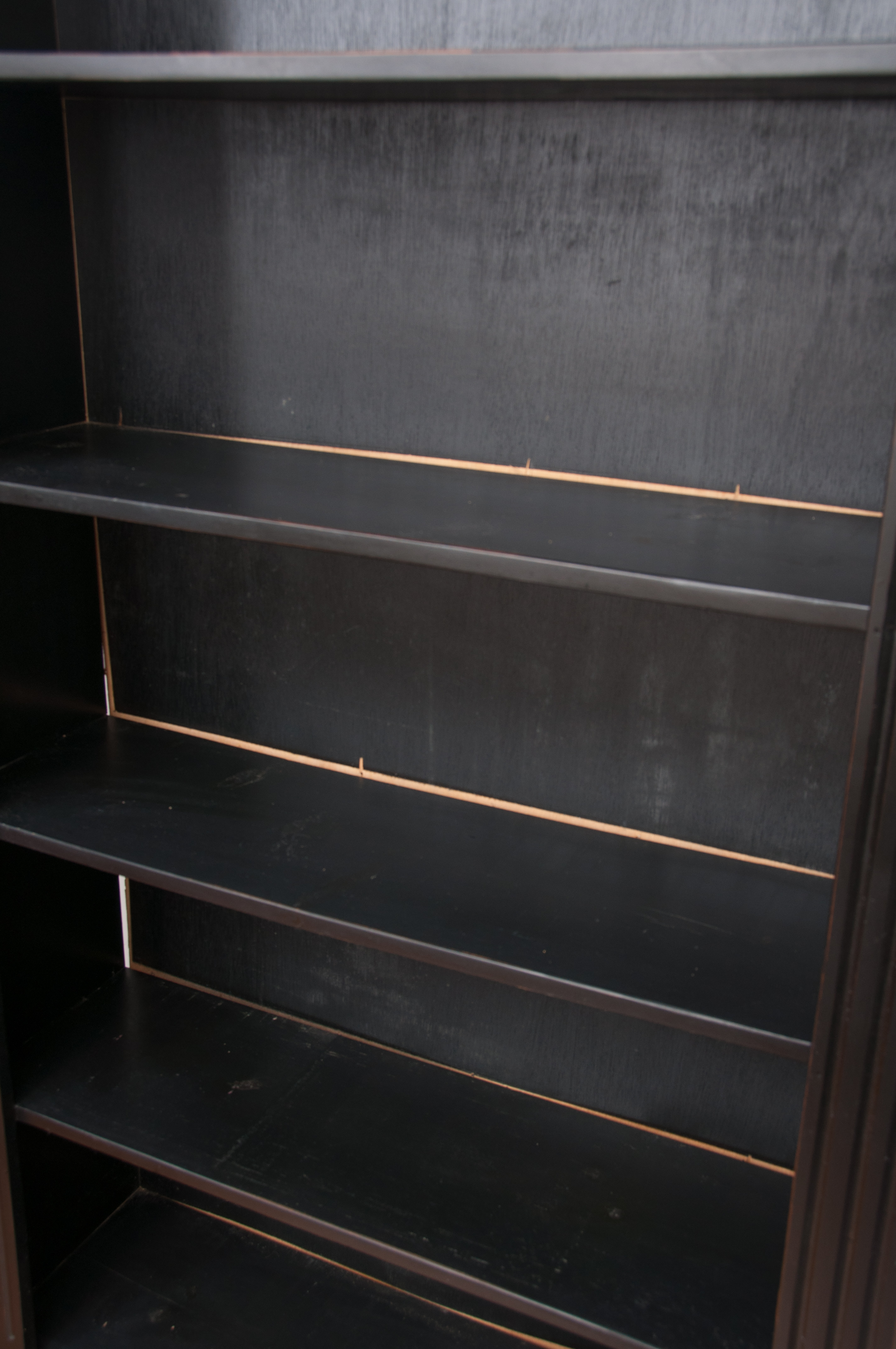 Bookcase with Crown Moulding EBTH