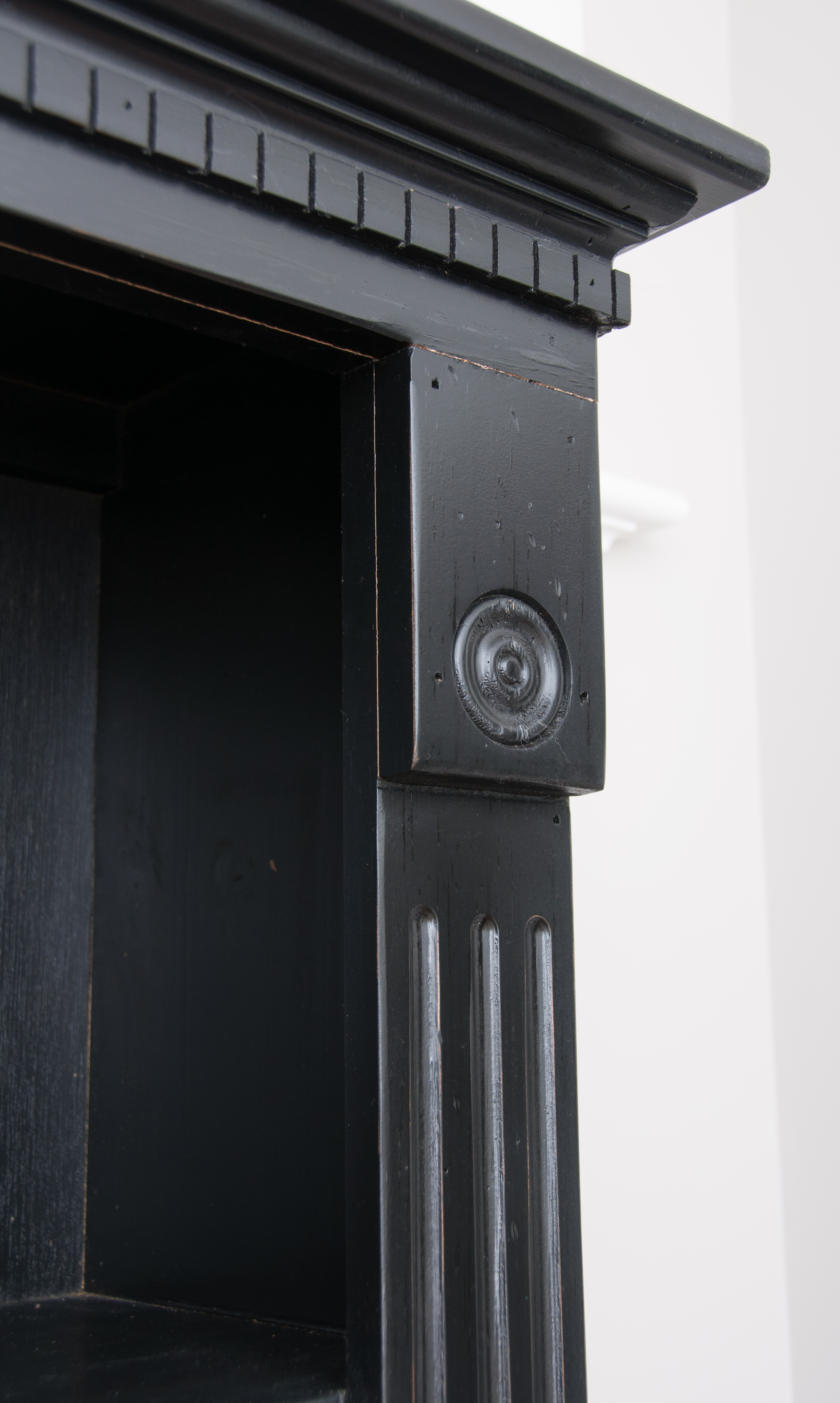 Bookcase with Crown Moulding EBTH