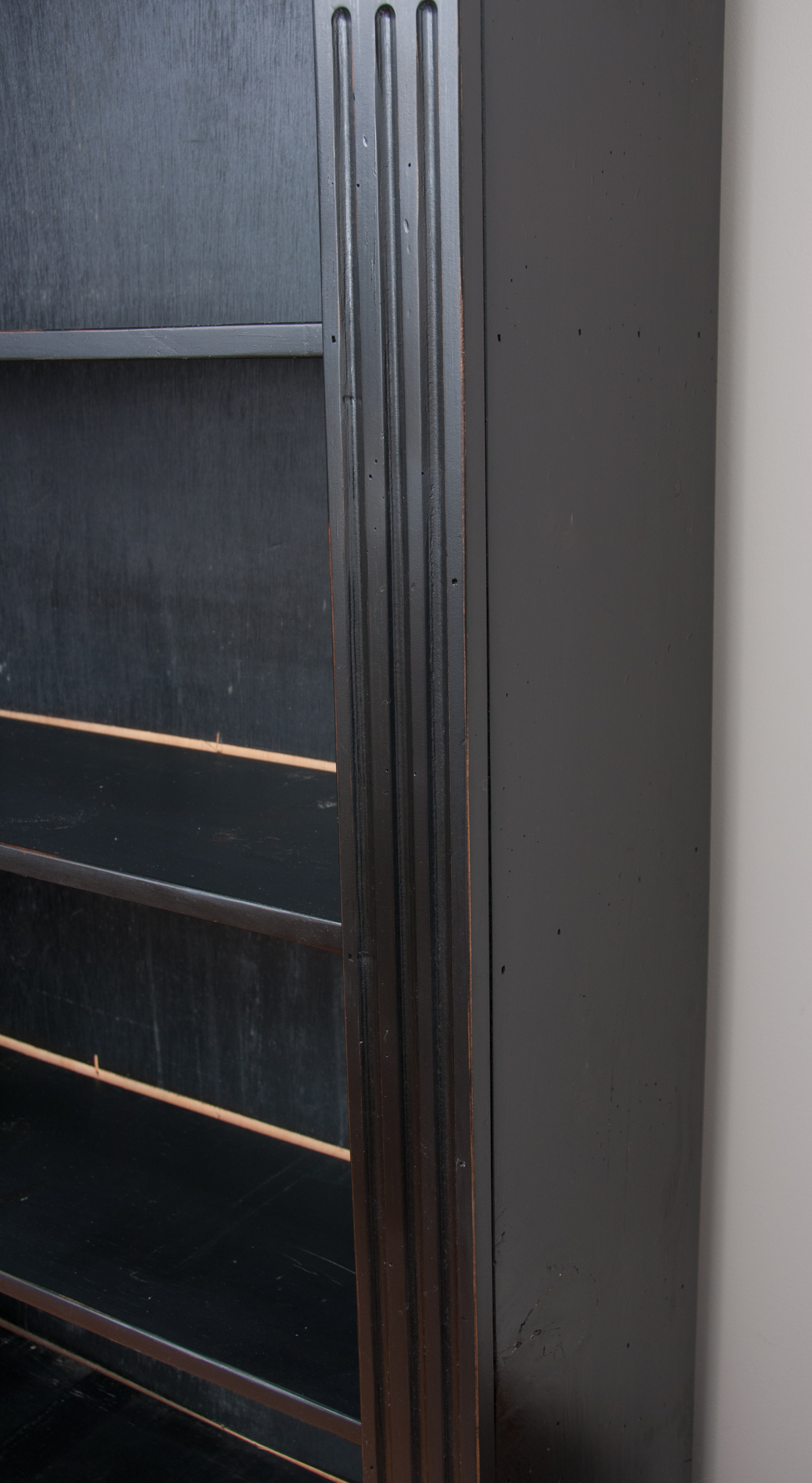 Bookcase with Crown Moulding EBTH