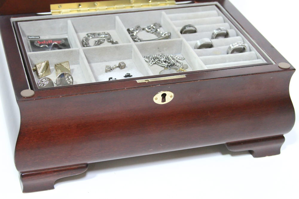 Men's Jewelry and Jewelry Box EBTH