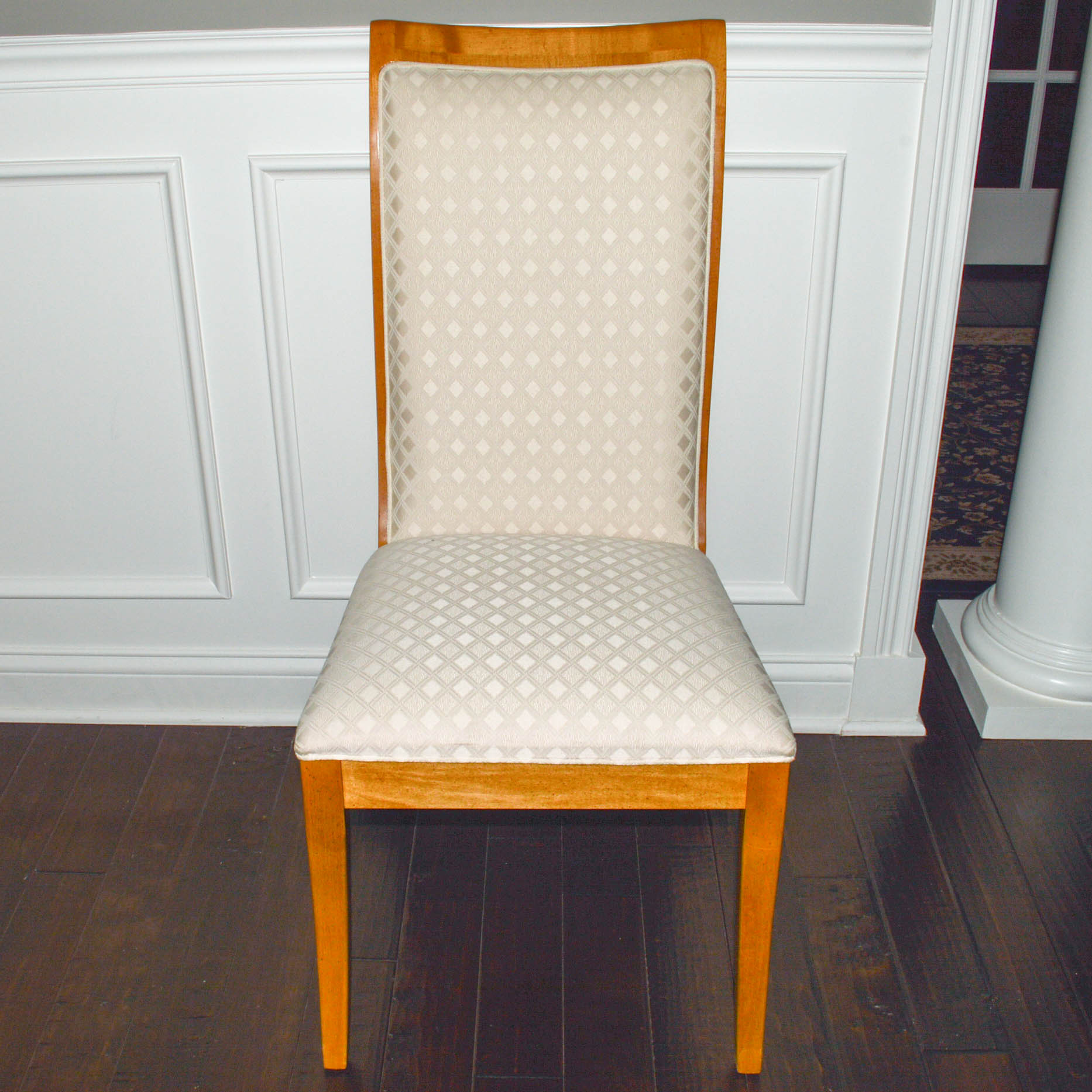 Stanley Furniture Dining Table and Six Chairs EBTH