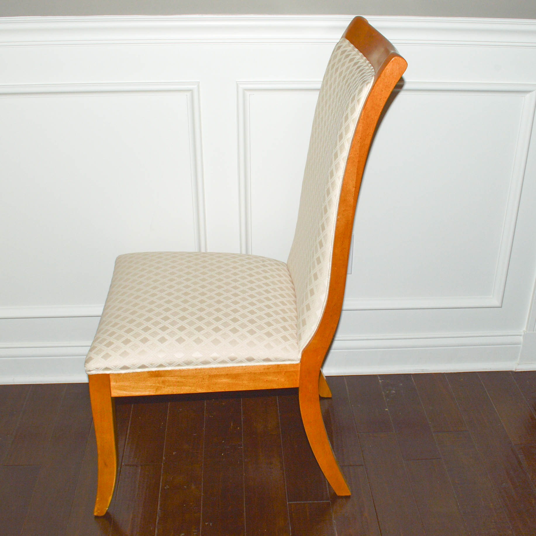 Stanley Furniture Dining Table and Six Chairs EBTH