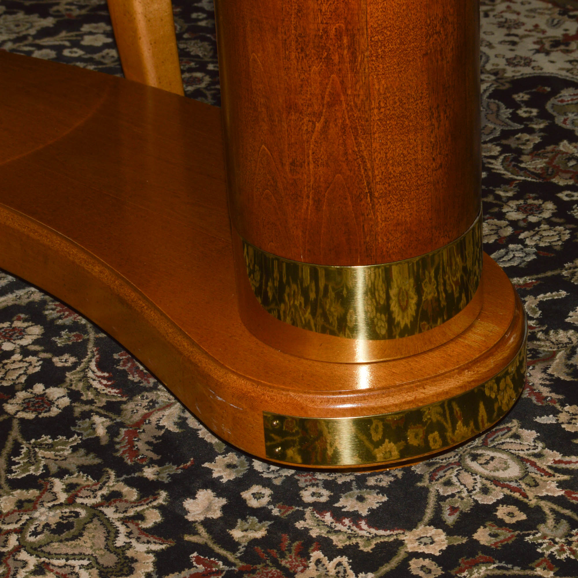 Stanley Furniture Dining Table and Six Chairs EBTH