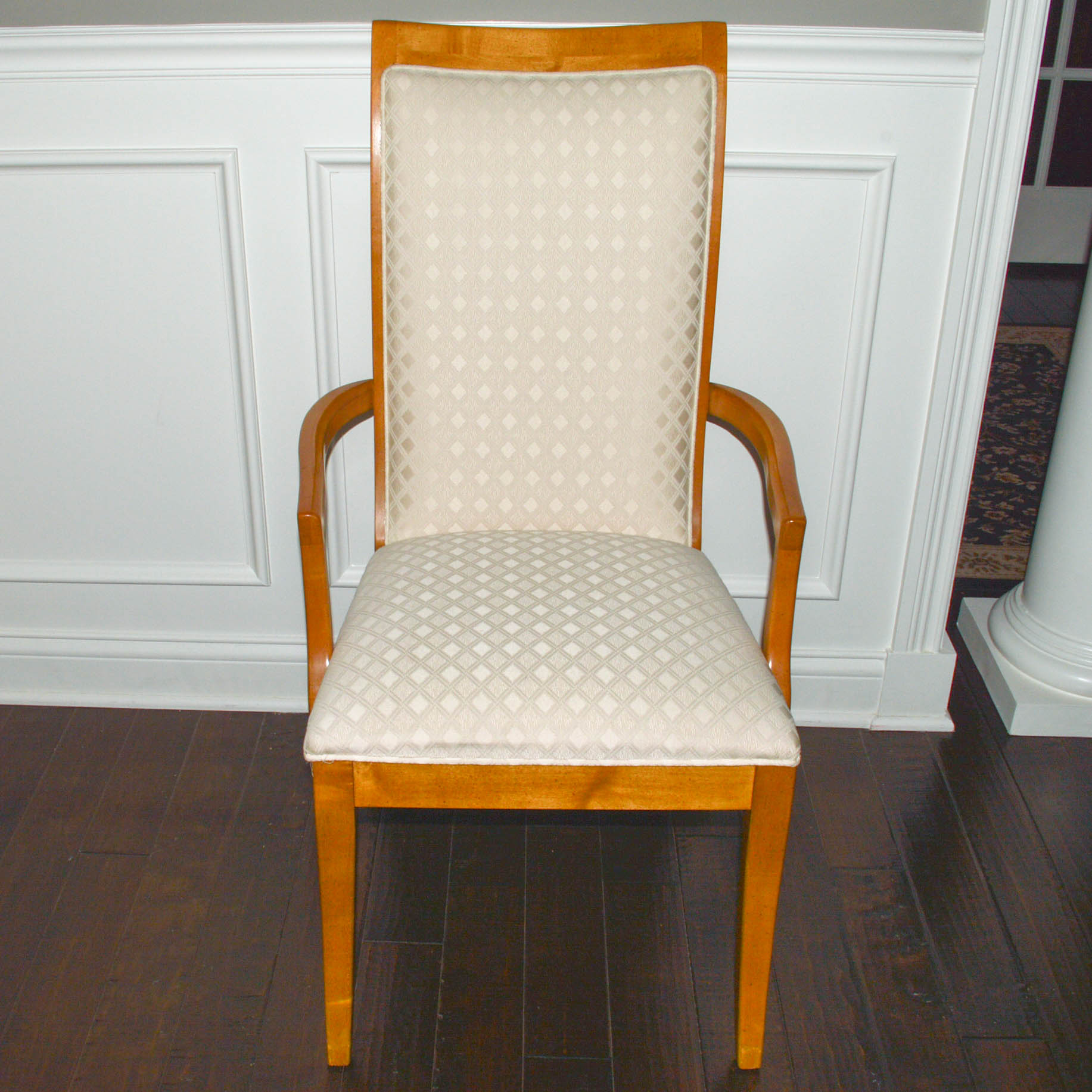 Stanley Furniture Dining Table and Six Chairs EBTH