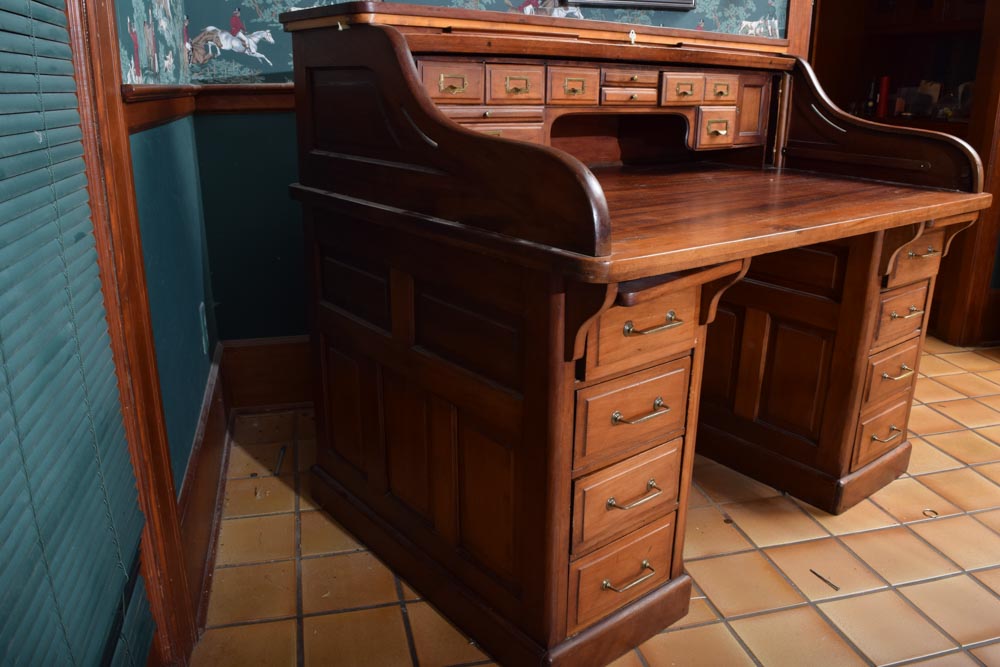 Antique Mahogany Roll Top Desk by the Gunn Furniture Company EBTH