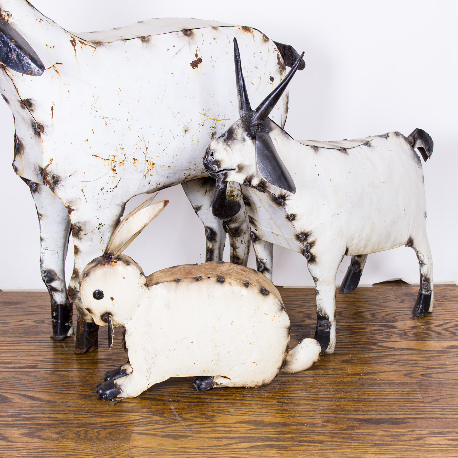 Collection of Rustic Metal Farm Animal Decor EBTH