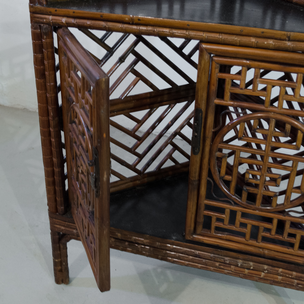 Chinese Style Faux Bamboo Corner EBTH