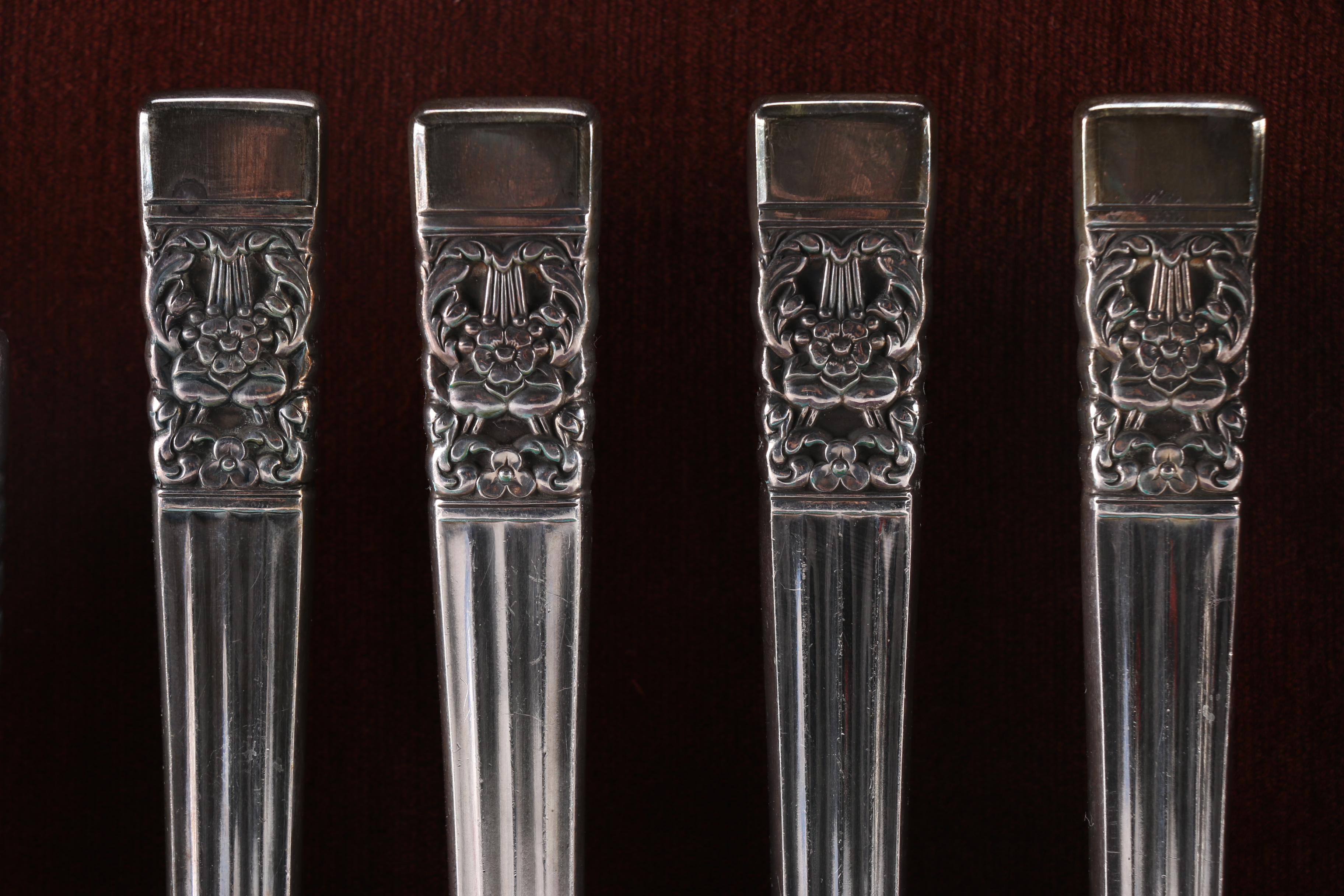 oneida-coronation-flatware-set-ebth