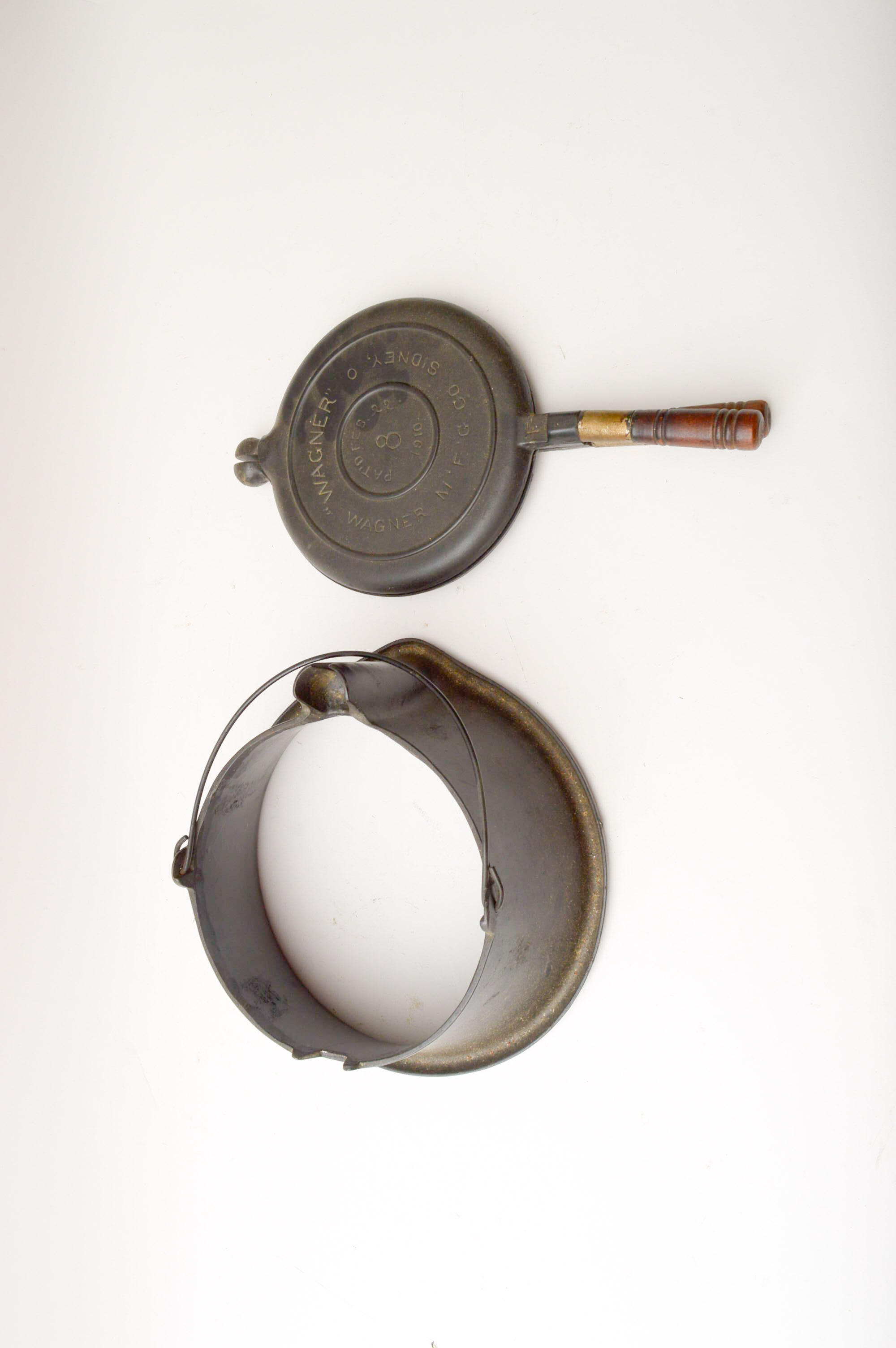 Antique Cast Iron Wagner Waffle Iron EBTH