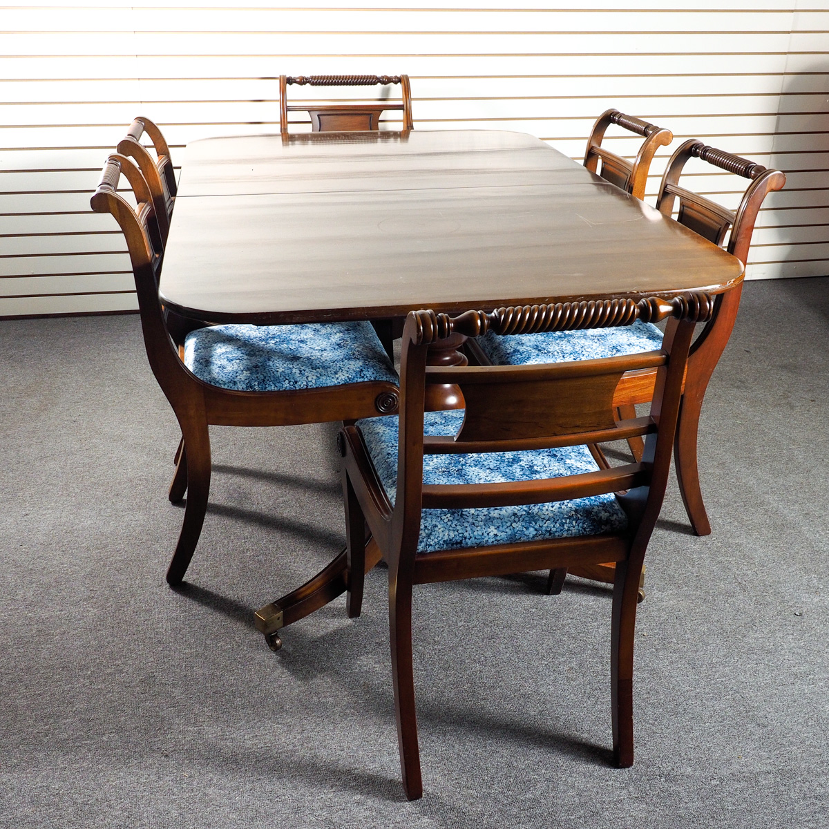 Willett MidCentury Dining Table and Chairs EBTH