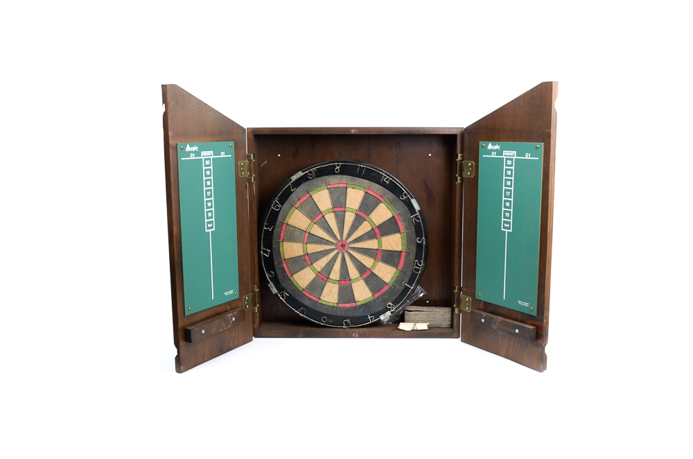 Vintage Nodor Bristle Dartboard in Grog & Ale EBTH