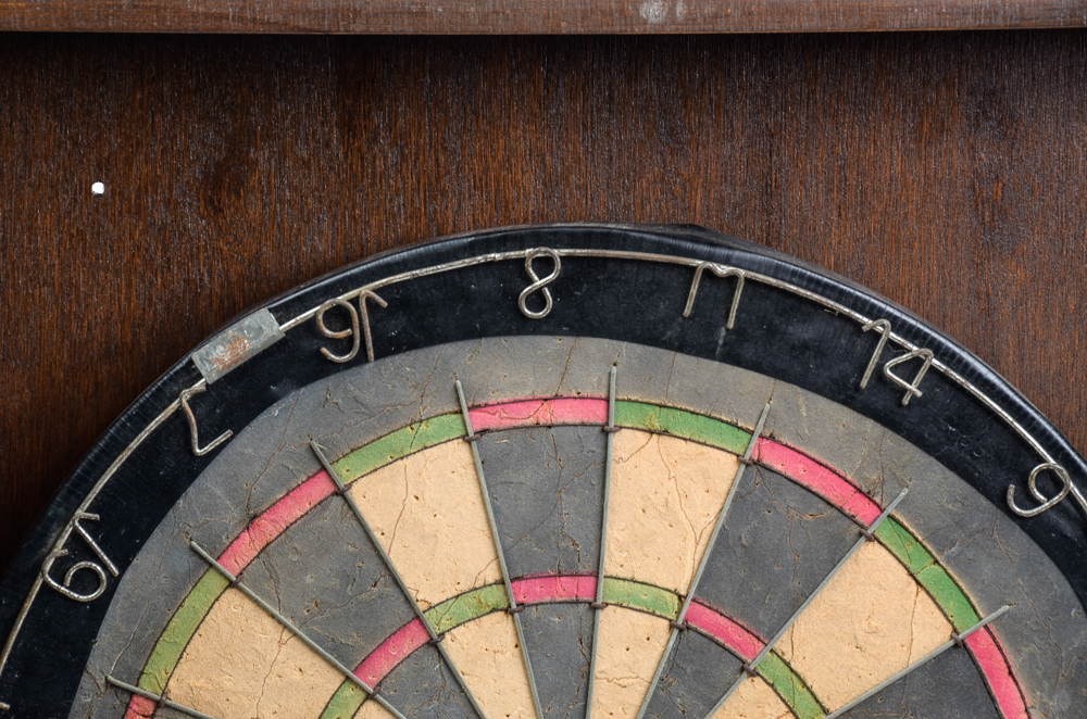Vintage Nodor Bristle Dartboard in Grog & Ale EBTH