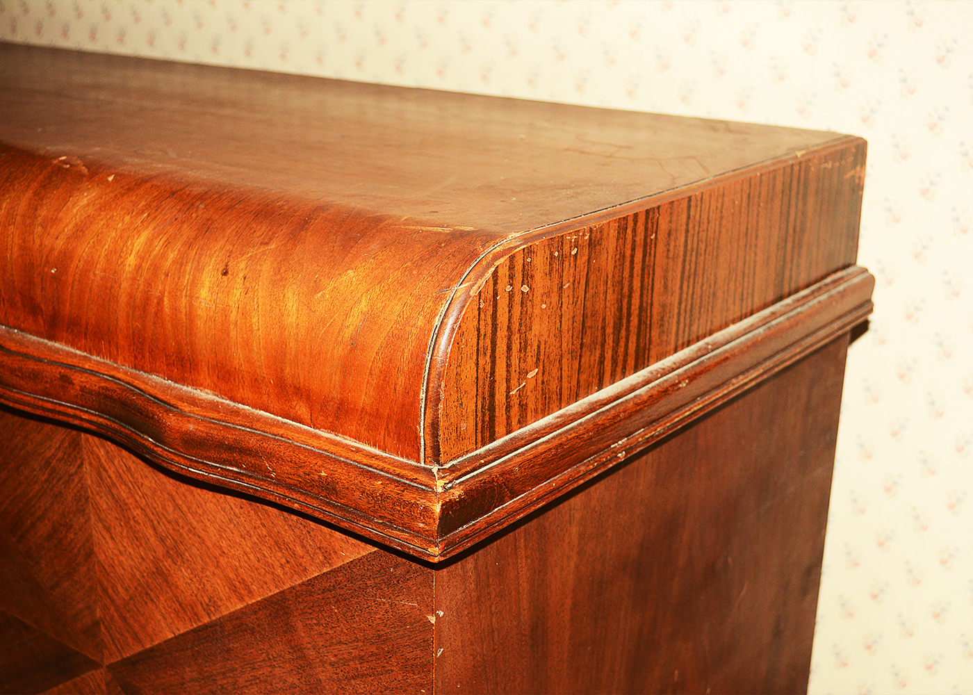 Circa 1940s Bluebird Red Cedar Chest EBTH