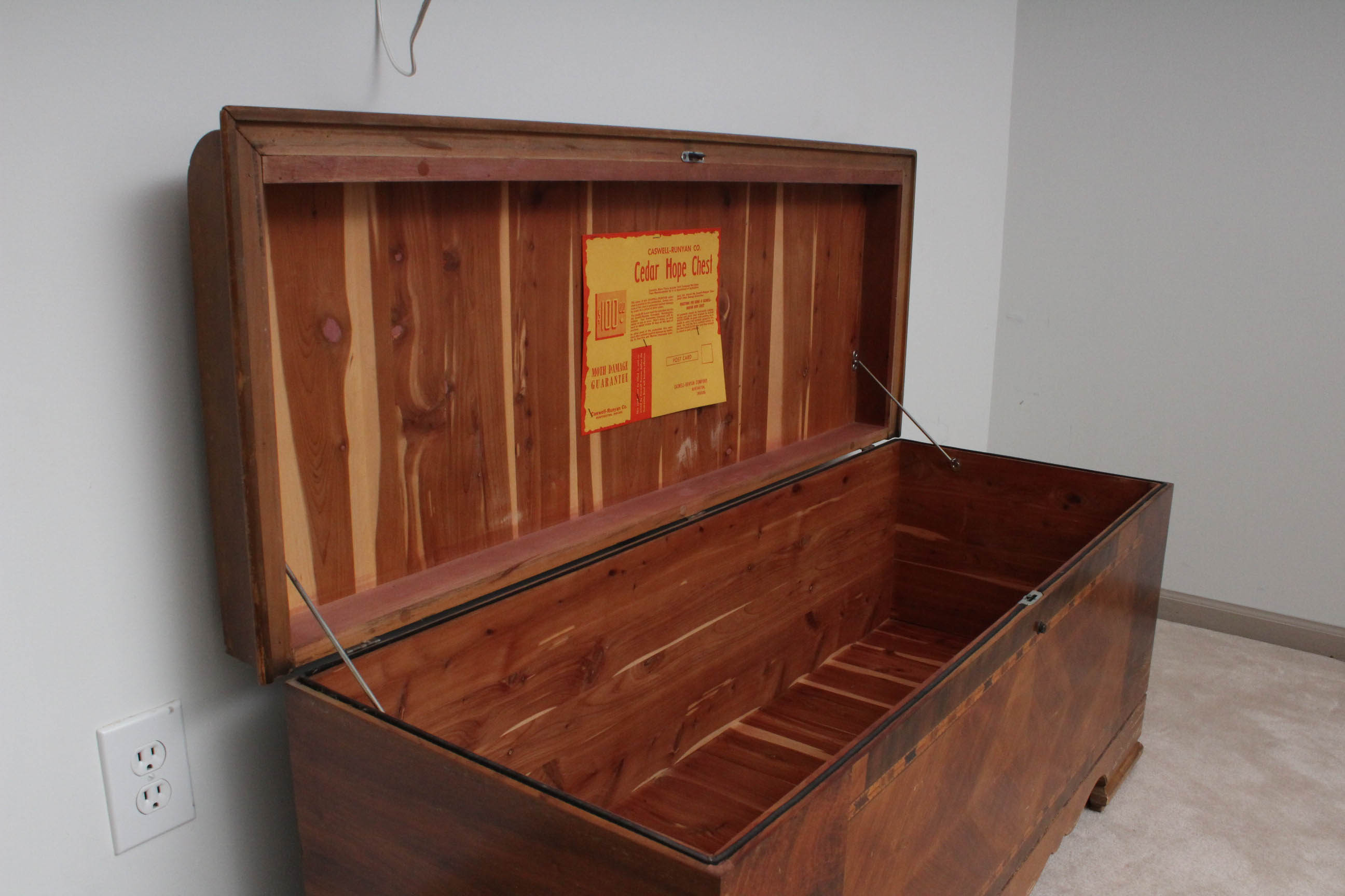 1945 CaswellRunyan Cedar Hope Chest EBTH