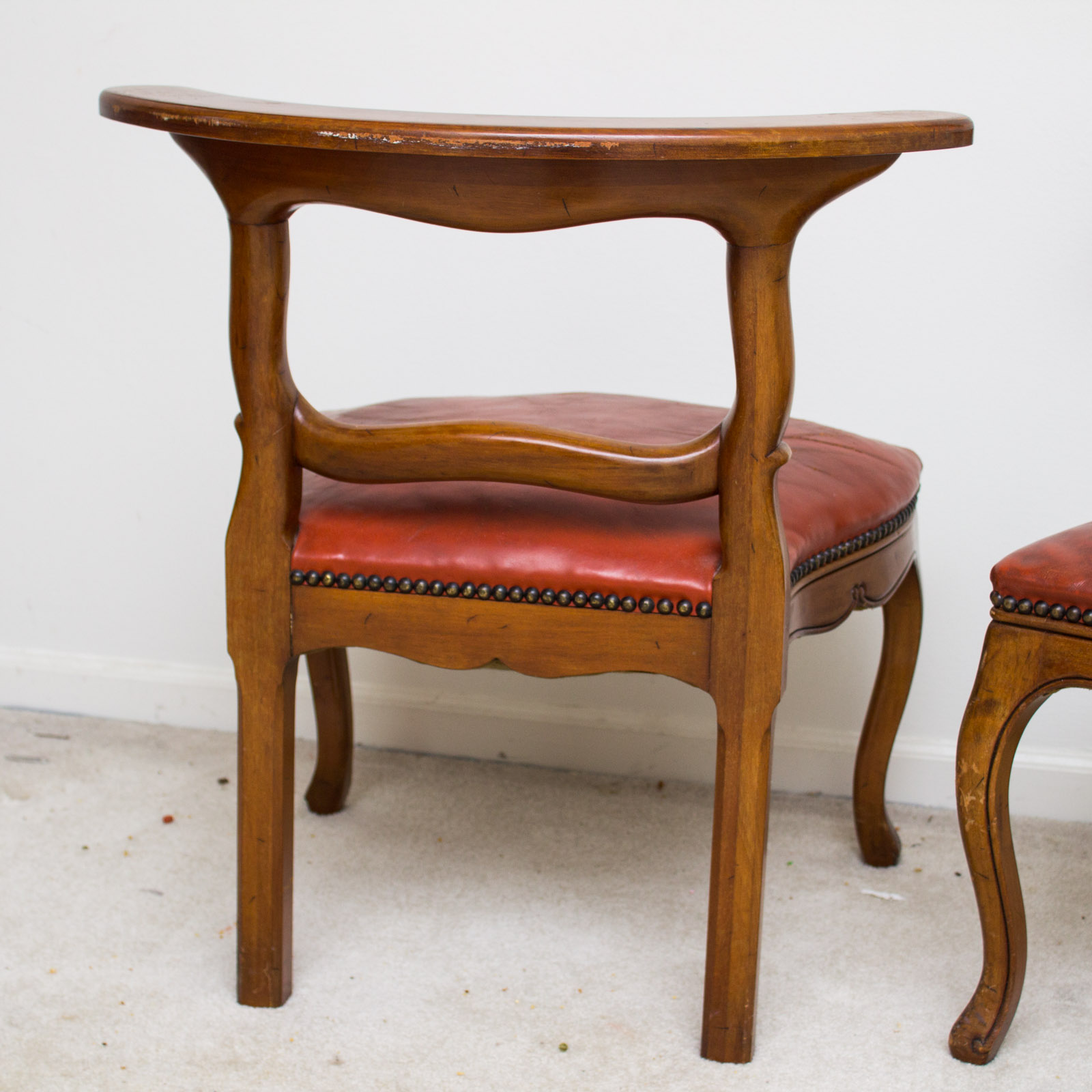 Pair of Vintage Colonial Manufacturing Company Accent Chairs EBTH