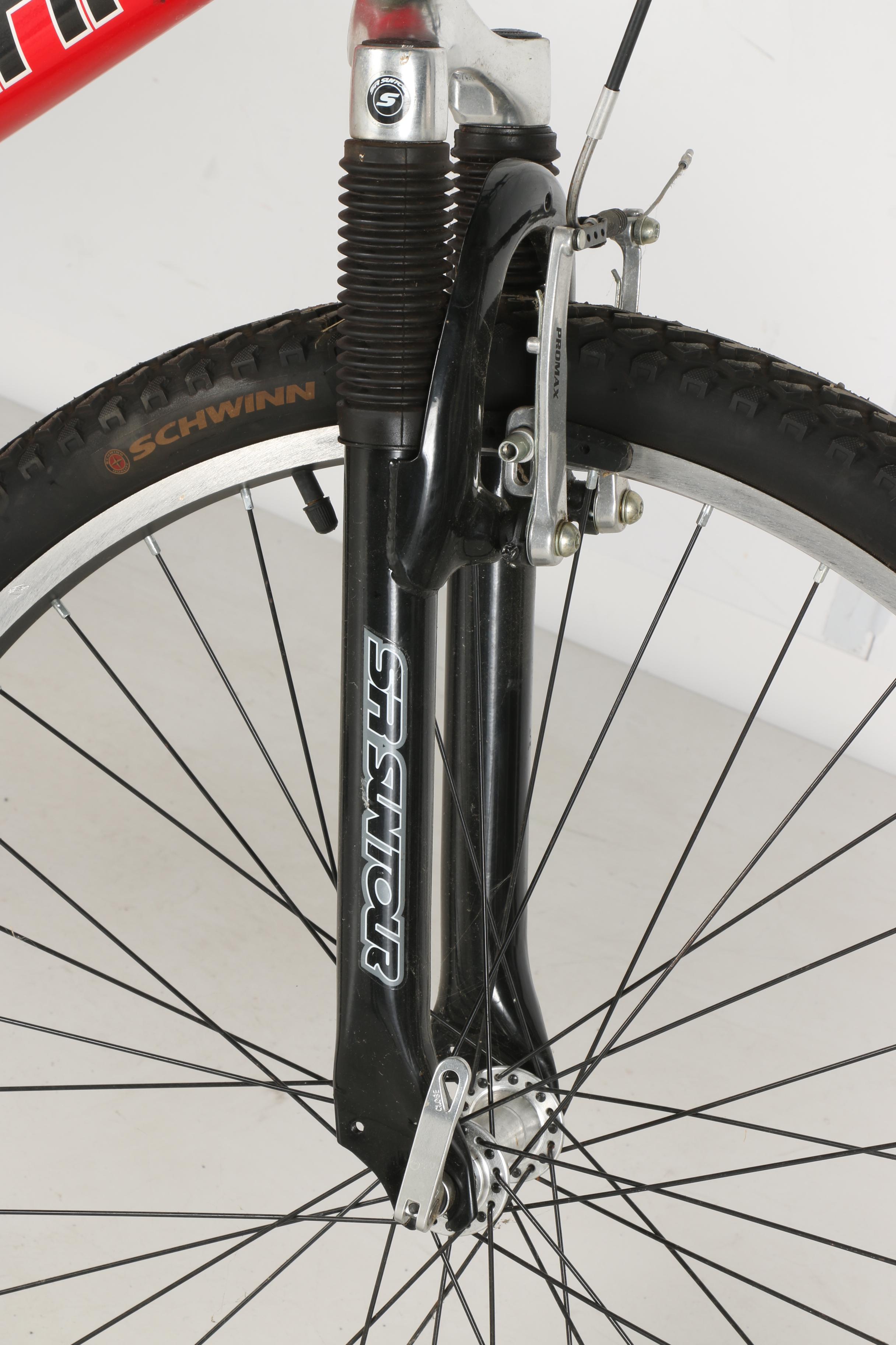 schwinn traverse mountain bike