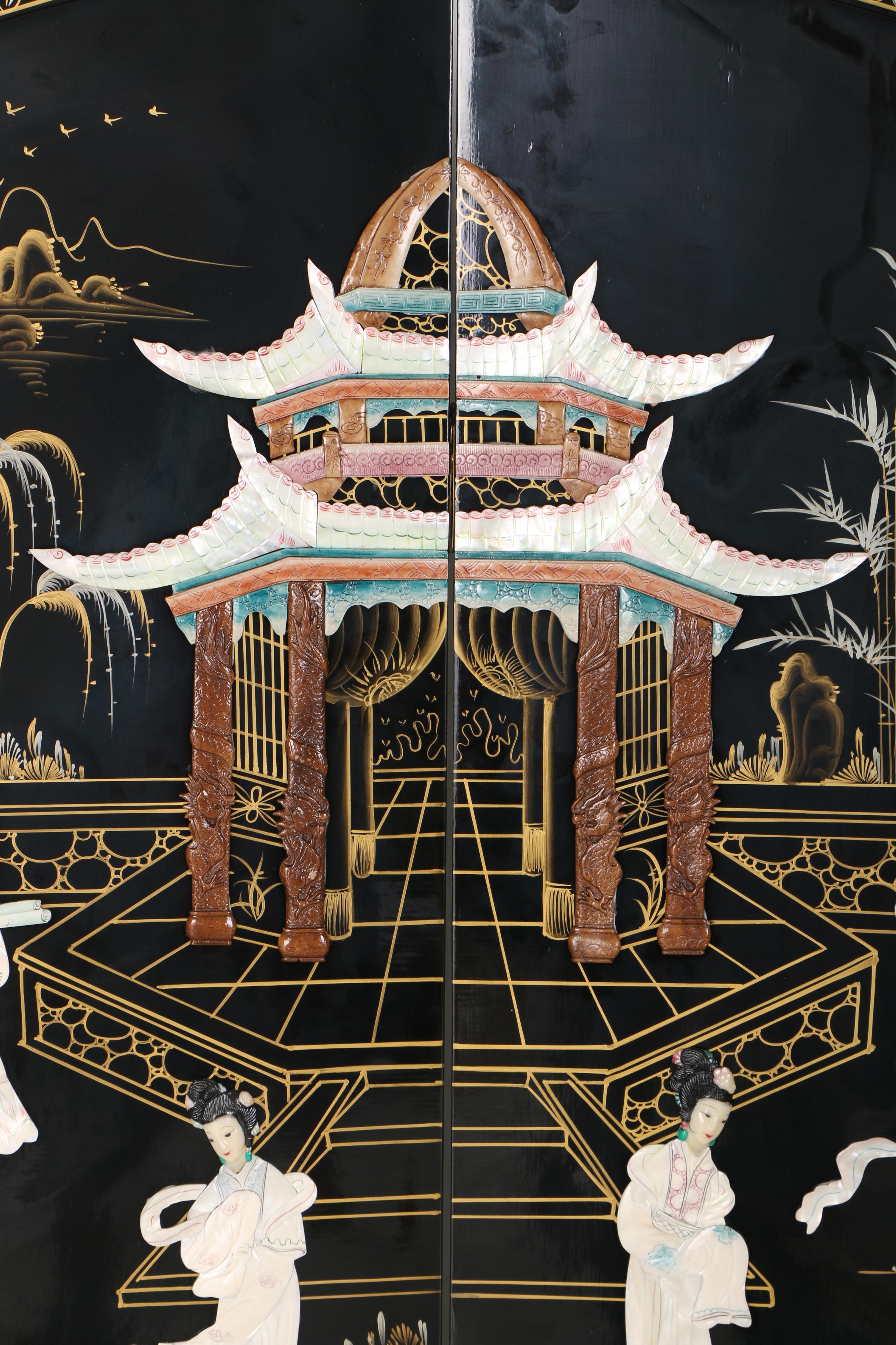 ChineseInspired Round Black Lacquered Room Divider EBTH