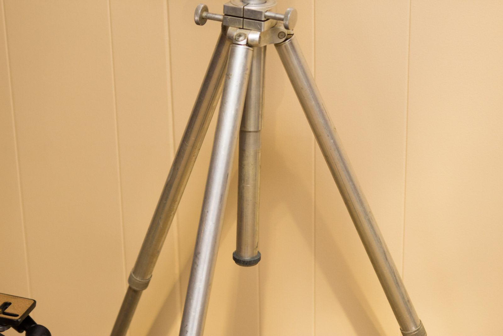 Tiltall, Bogen and Stitz Camera Tripods EBTH