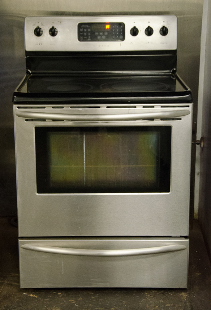 Frigidaire Speed Bake Convection Oven EBTH