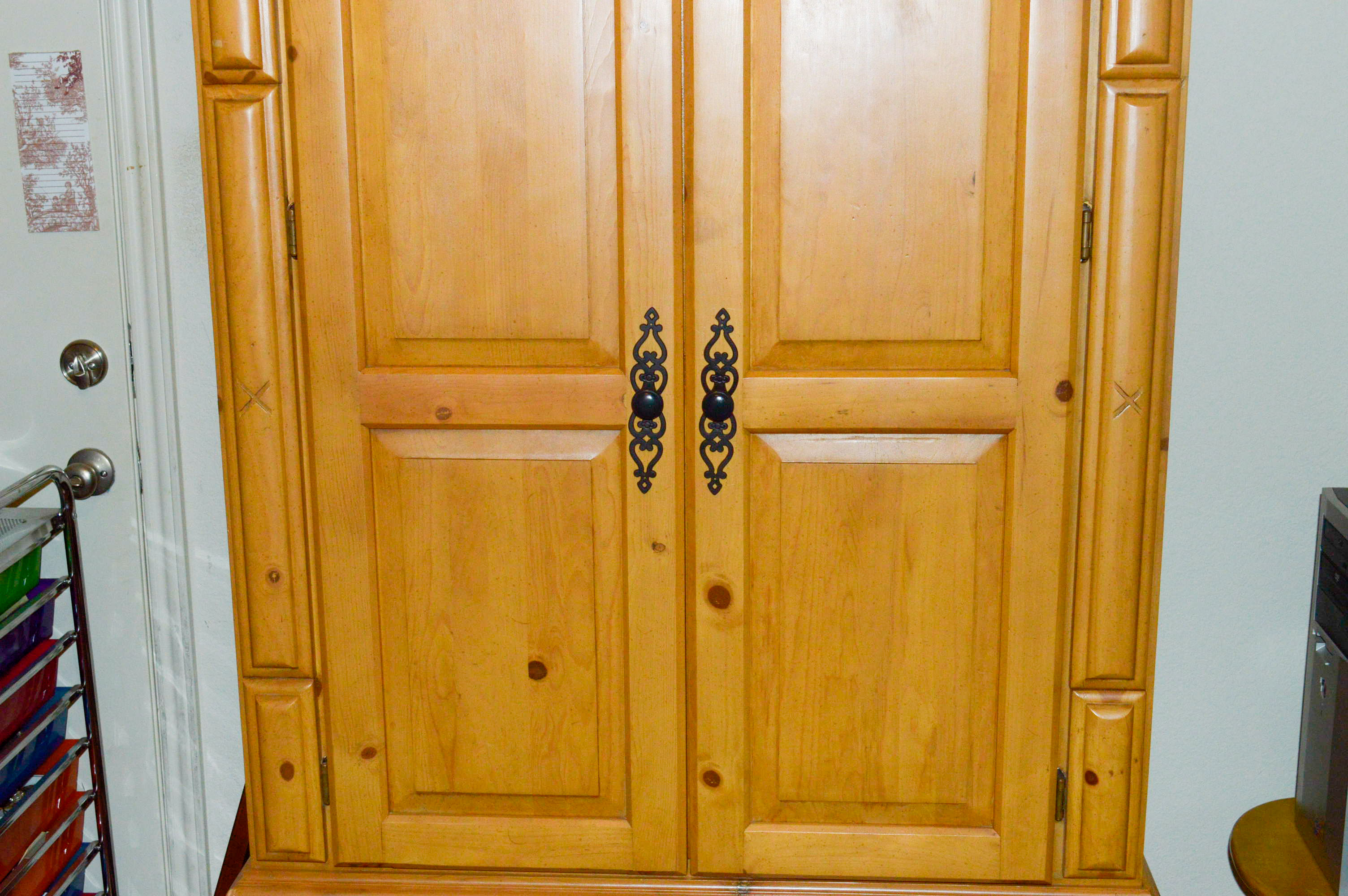 Knotty Pine Armoire Entertainment Center EBTH