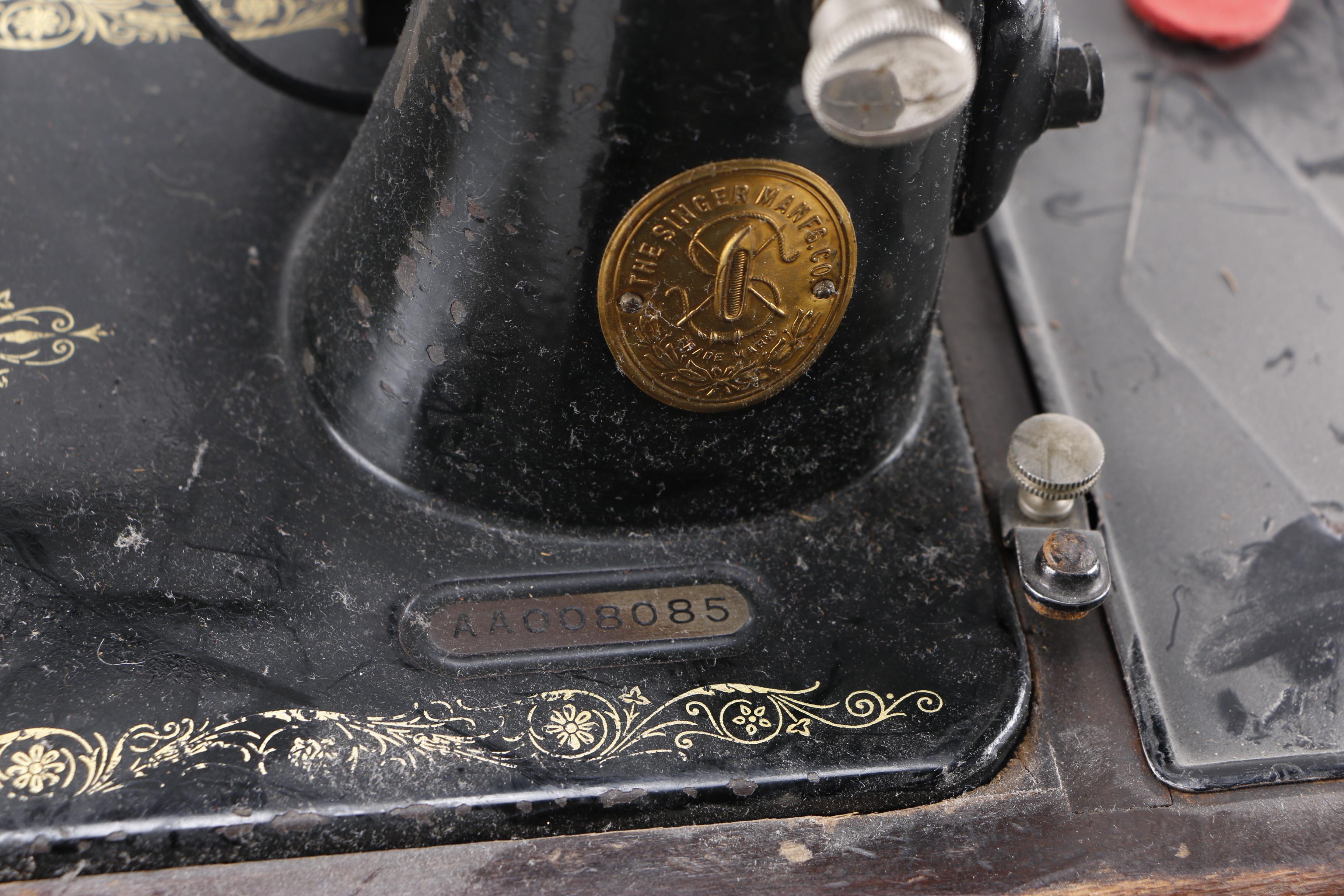 Vintage Singer BT7 Sewing Machine EBTH