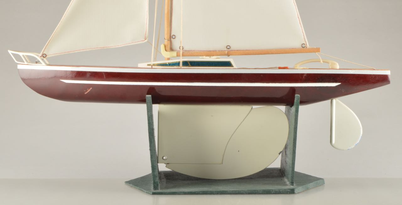 Vintage "GinerYacht" Fractional Rig Sloop Pond Yacht with Stand EBTH
