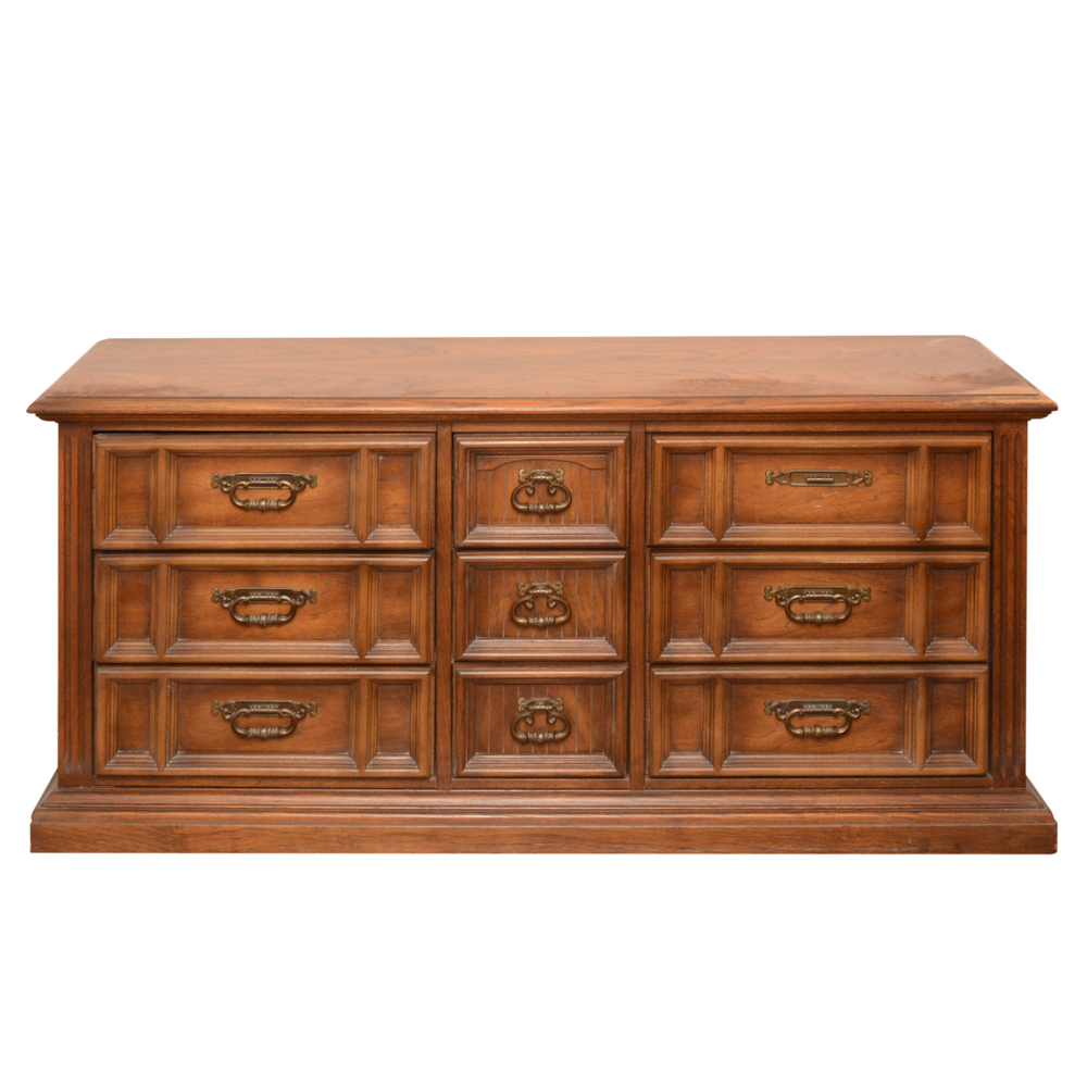 Vintage Broyhill Premier Dresser Ebth