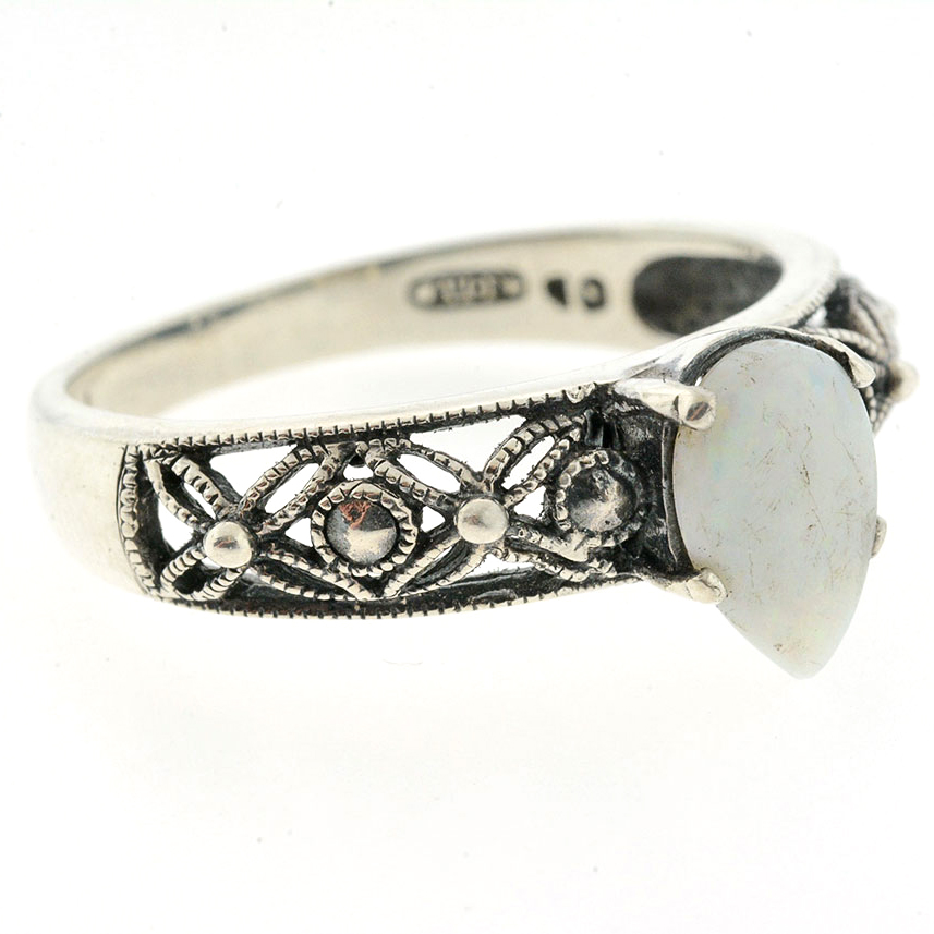 Avon Sterling Silver and Pear Opal Ring 