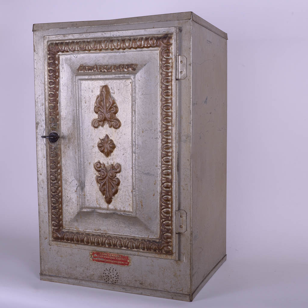 Vintage Bread and Cake EBTH