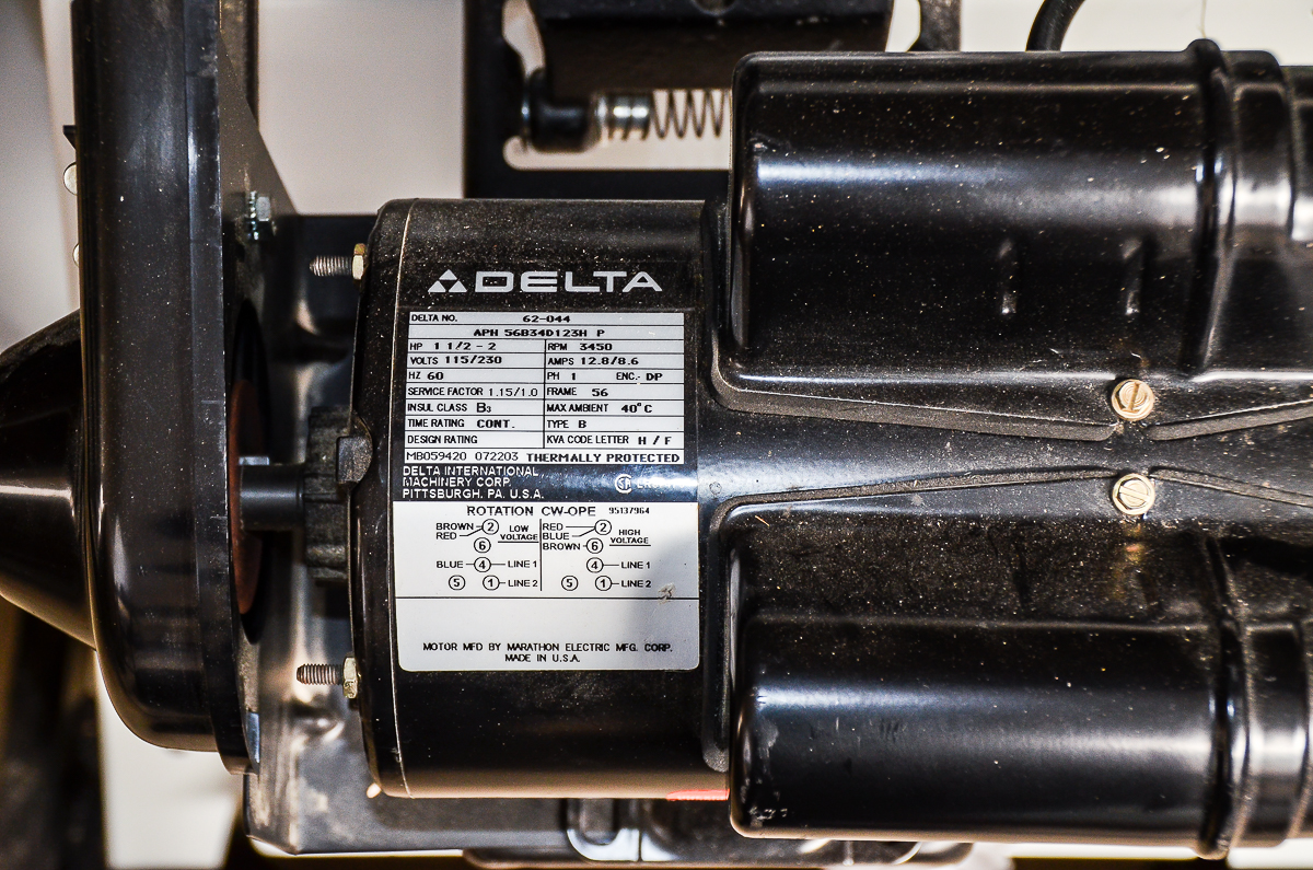 Delta 10 Inch Contractor Saw with Biesemeyer Fence and Integral Router