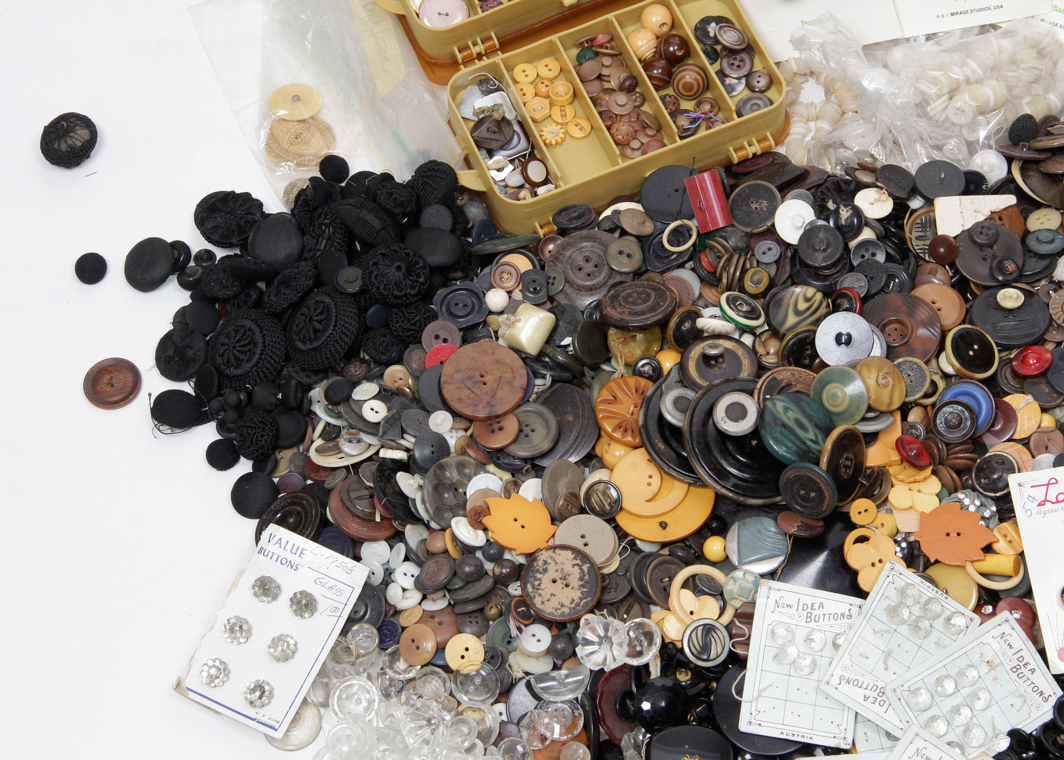 Assorted Buttons | EBTH