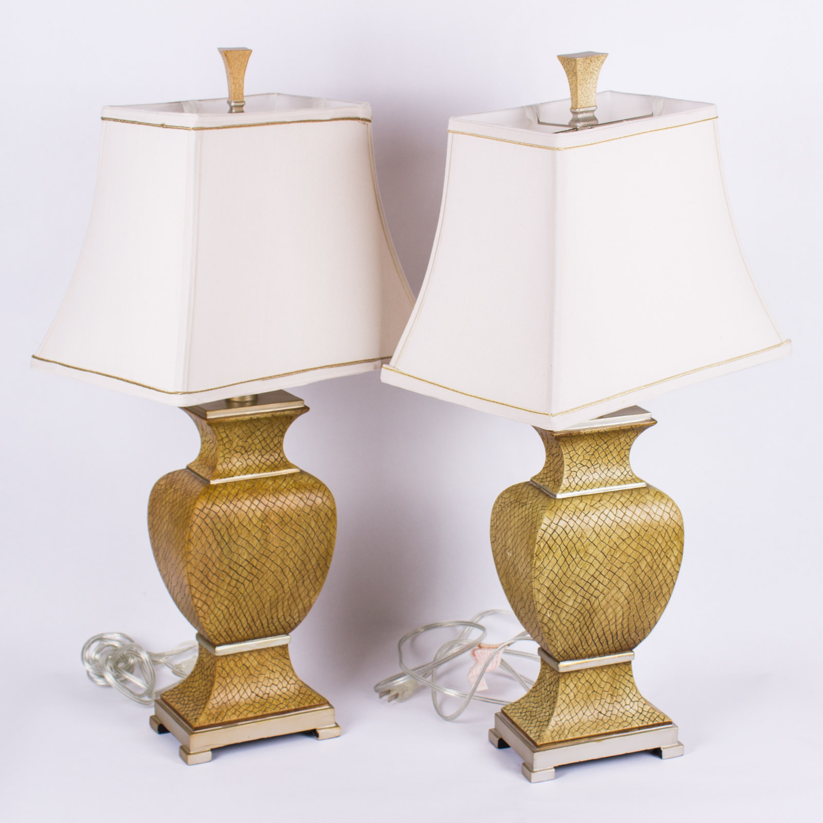 Pair of Gold Tone Table Lamps EBTH
