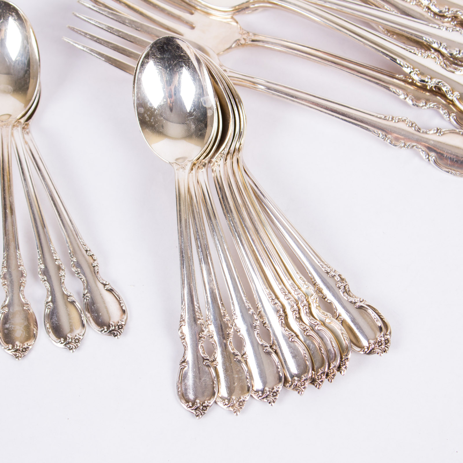 1847-rogers-brothers-reflections-silver-plated-flatware-set-ebth