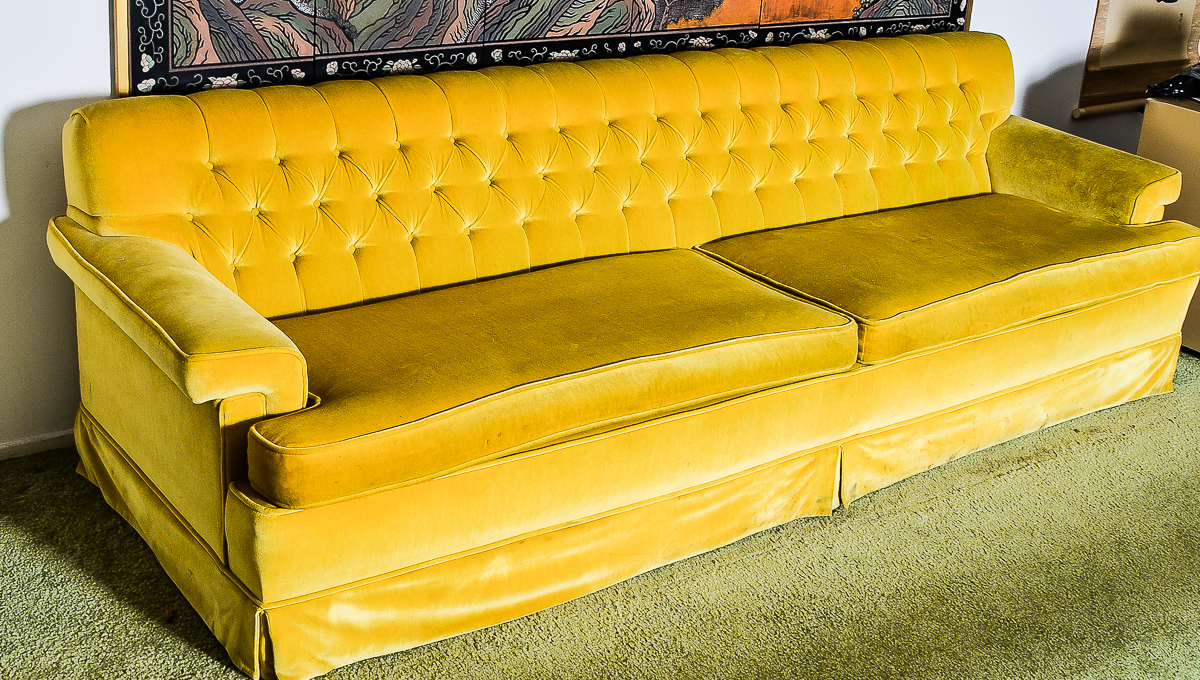 Vintage Mustard Yellow Velvet Couch EBTH   DSC 1003 872 34 