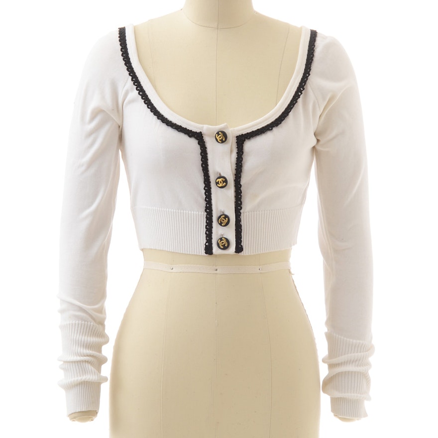 CHANEL cropped white cardigan with CC buttons  White cropped cardigan,  Clothes, Clothes design