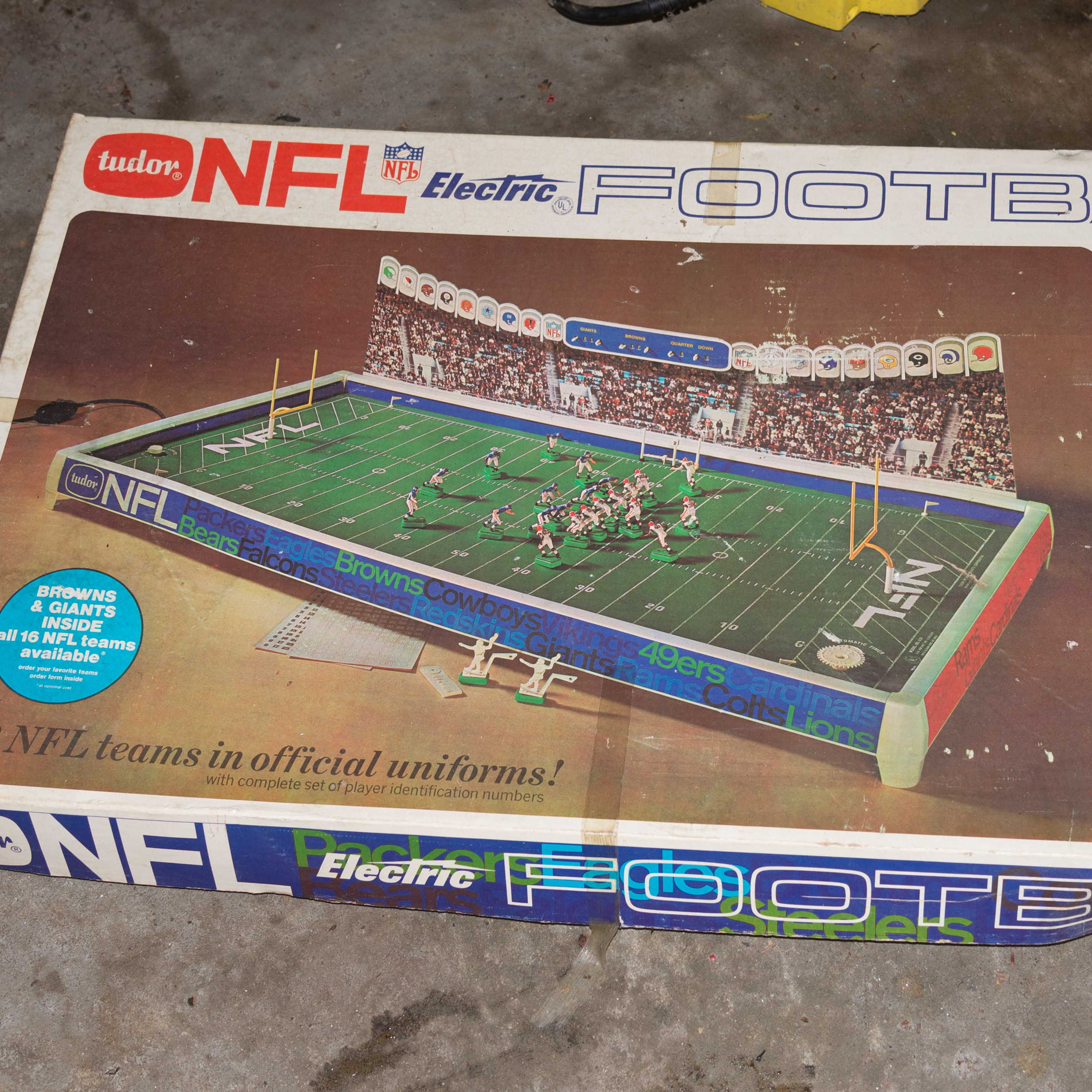 1967 Tudor NFL Electric Football Game Featuring Giants vs. Browns EBTH