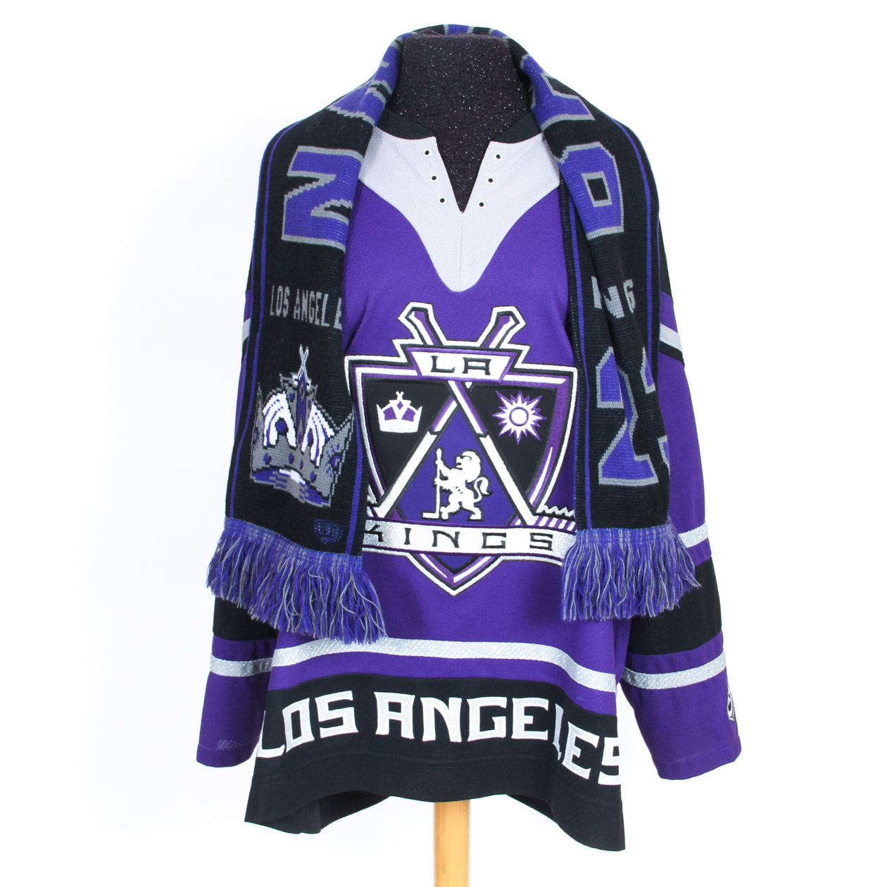 la kings purple and black jersey