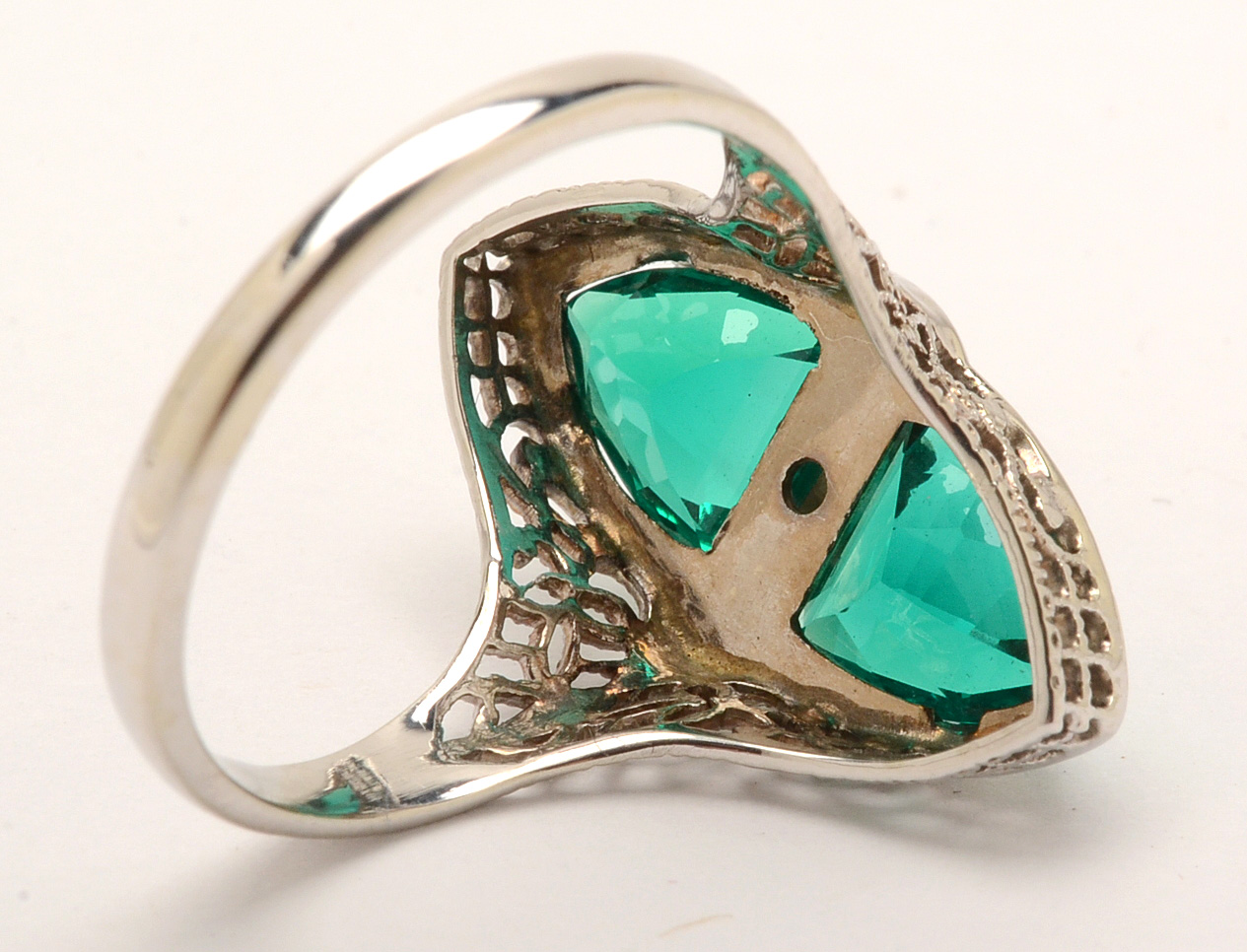 Late Art Deco 14K White Gold Synthetic Emerald Filigree Ring EBTH