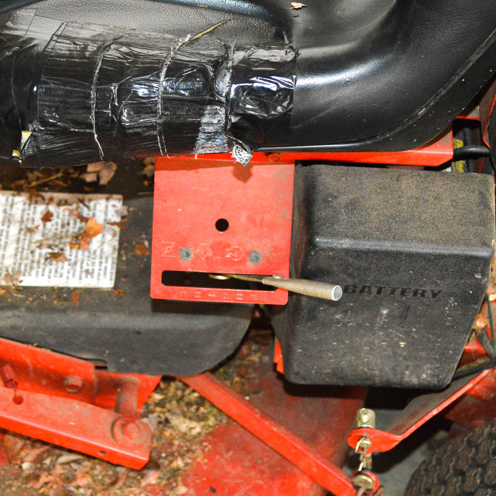 Snapper Rear Engine Riding Mower and Leaf Catcher EBTH