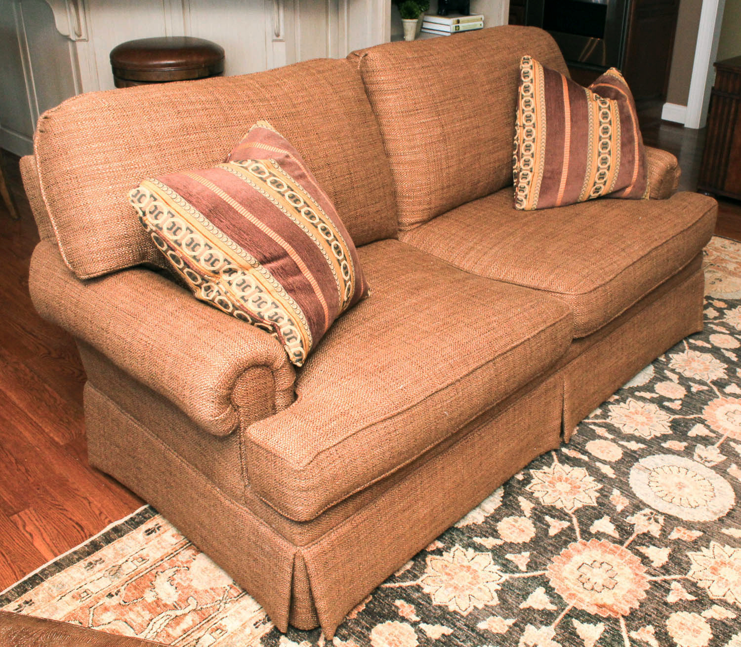 Traditional Taylor King Sofa EBTH