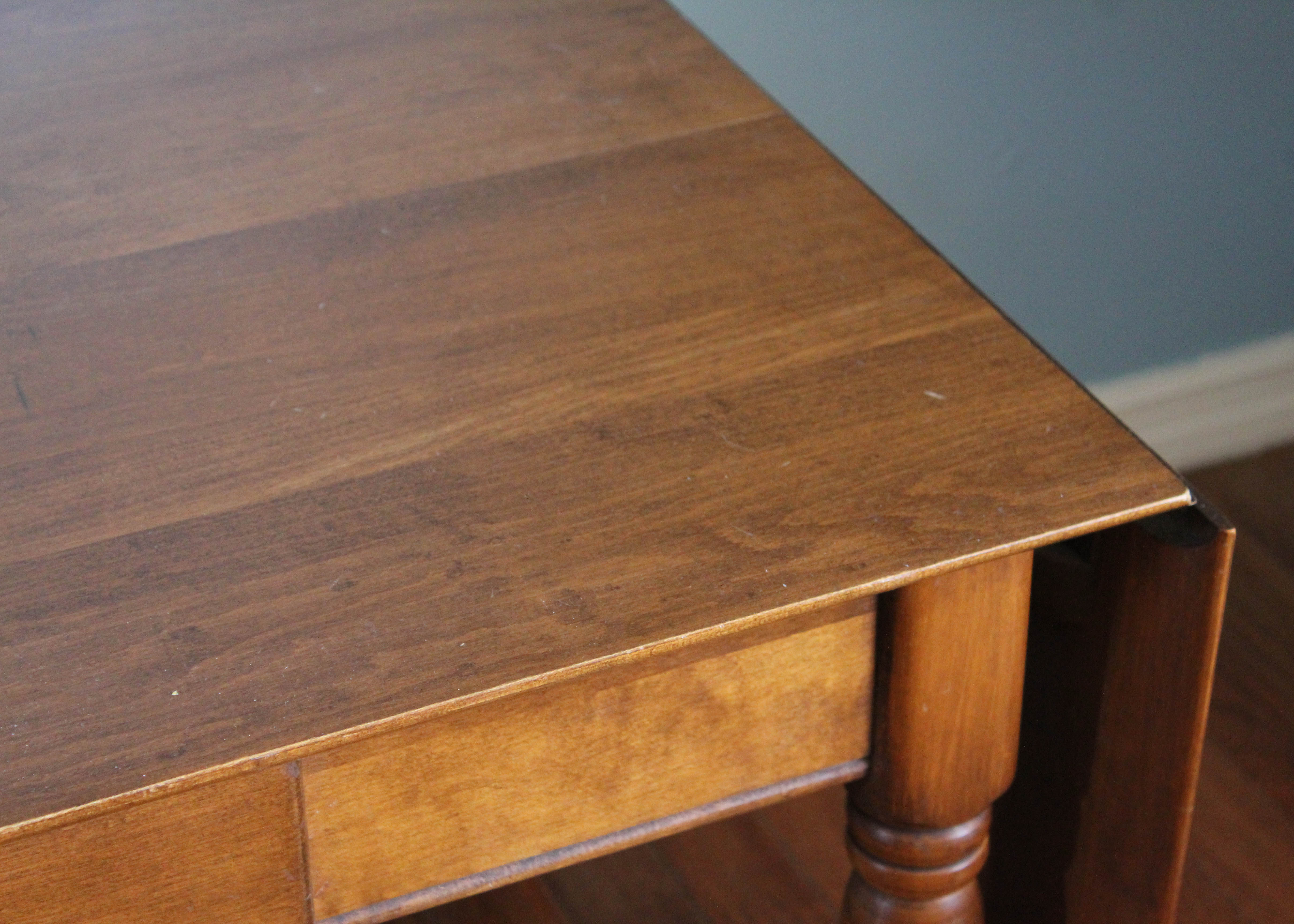 Sprague & Carleton Drop Leaf Rock Maple Coffee Table EBTH