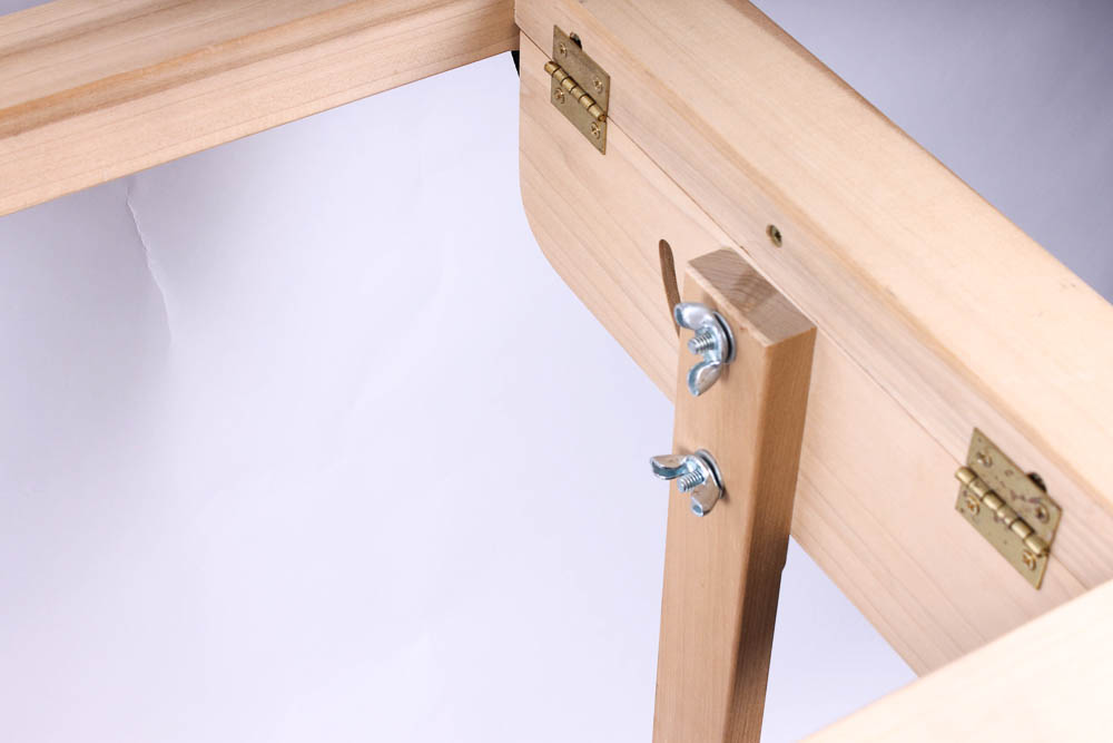 "The Ulmer Quilter" Collapsible Quilt Frame EBTH