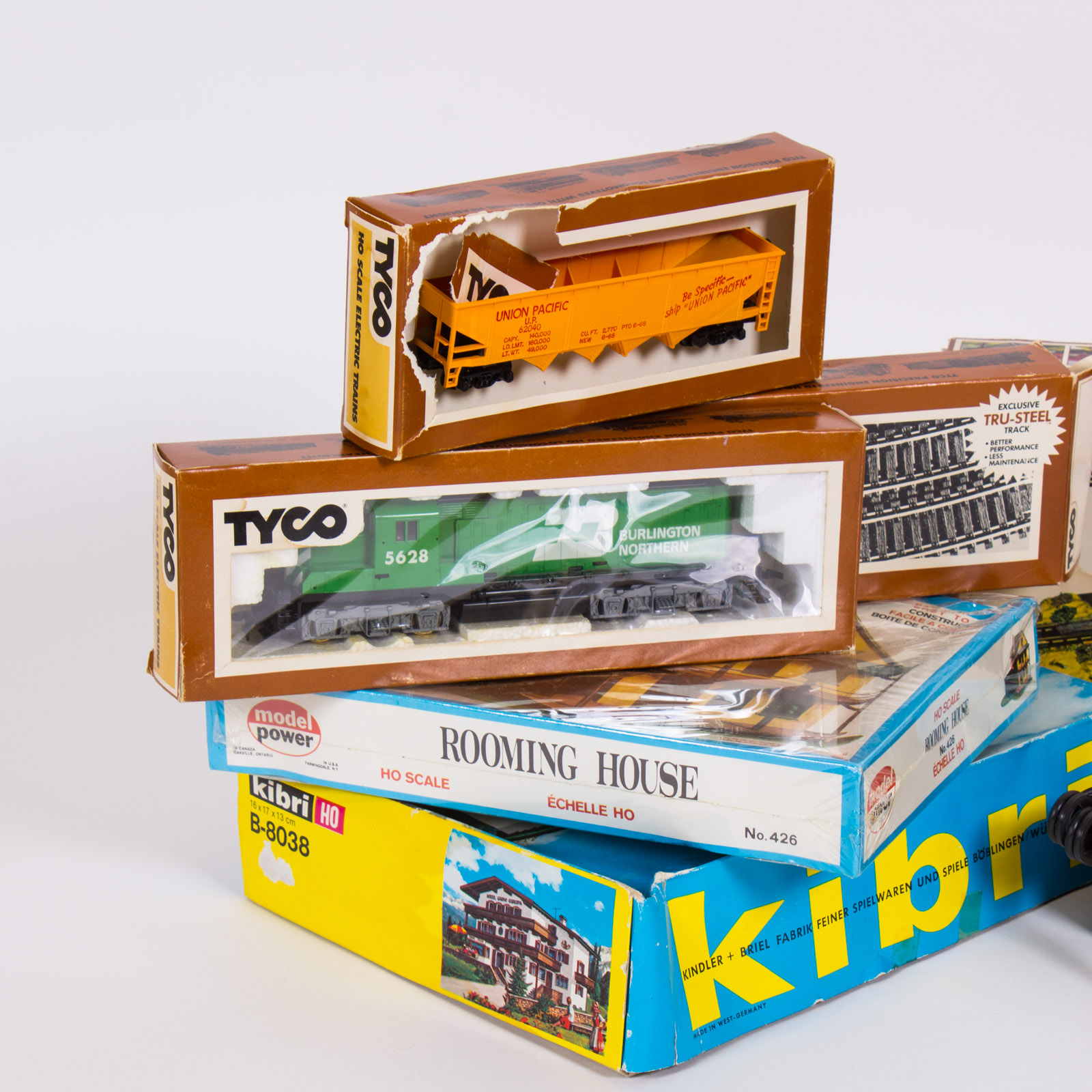 Collection of Vintage Tyco Trains With Power Pack EBTH